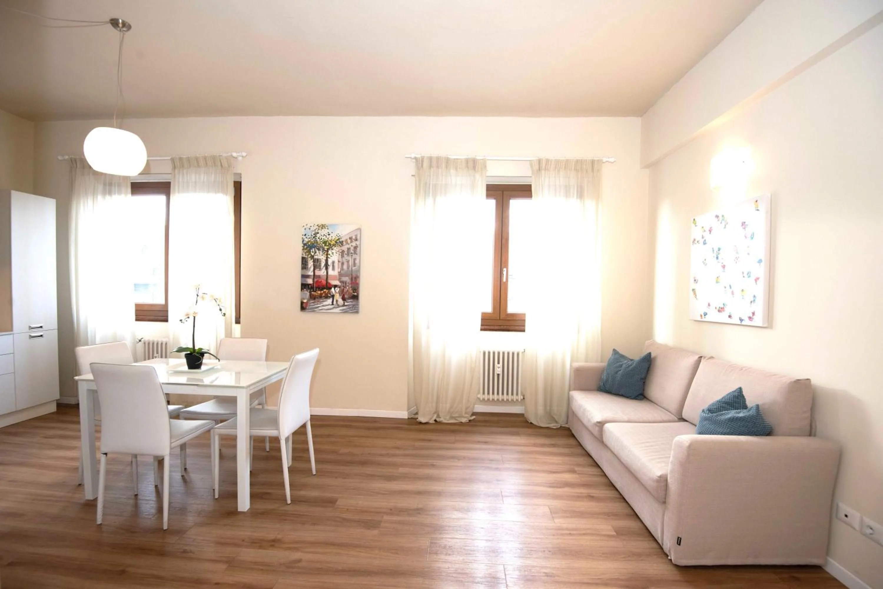 Living room in Donatello Apartments by Firenze Prestige