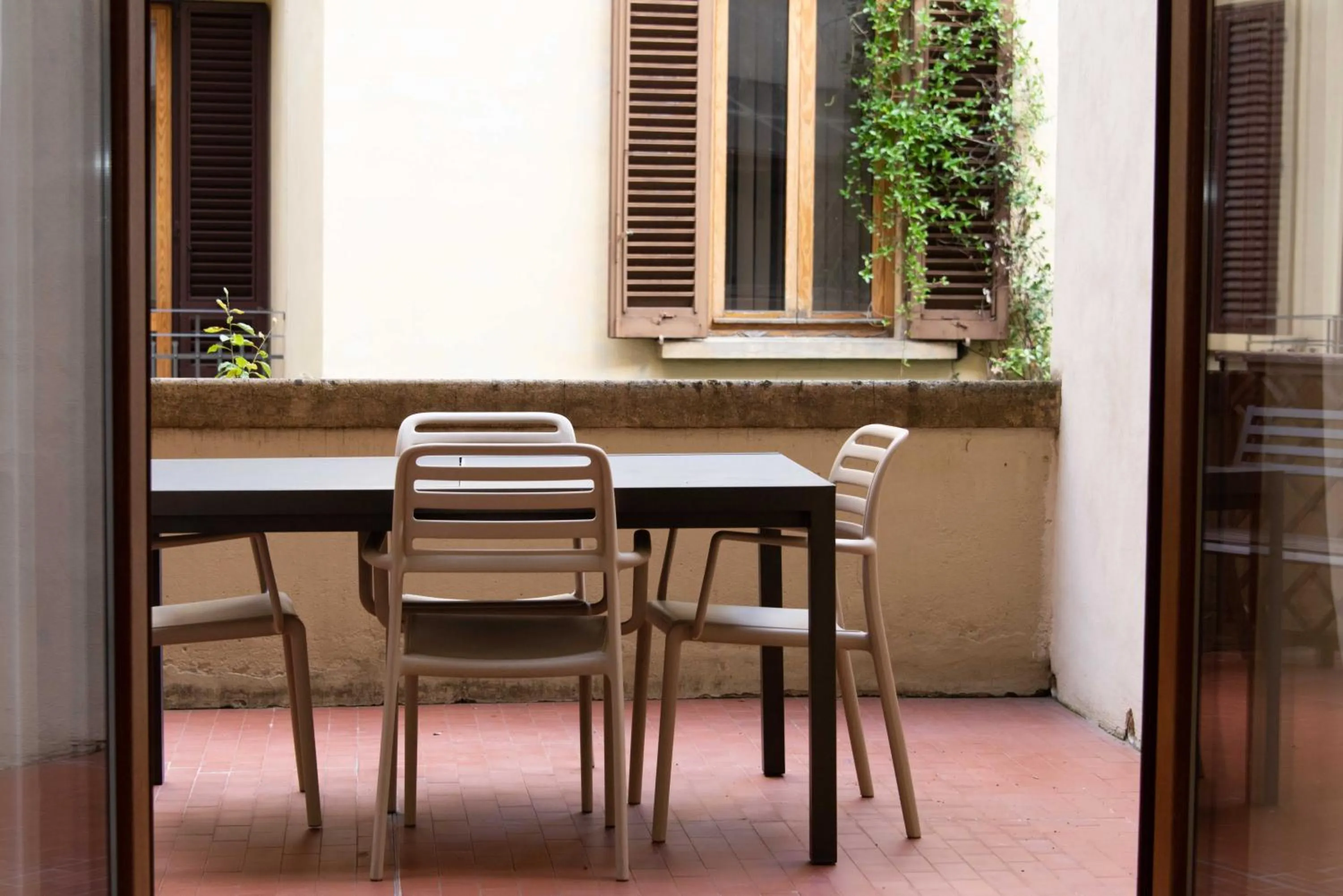 Balcony/Terrace in Donatello Apartments by Firenze Prestige