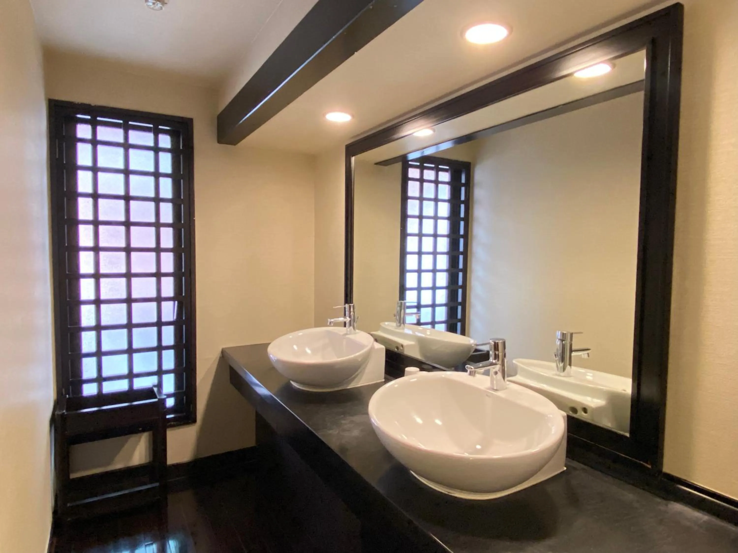 Bathroom in Okuma Private Beach & Resort