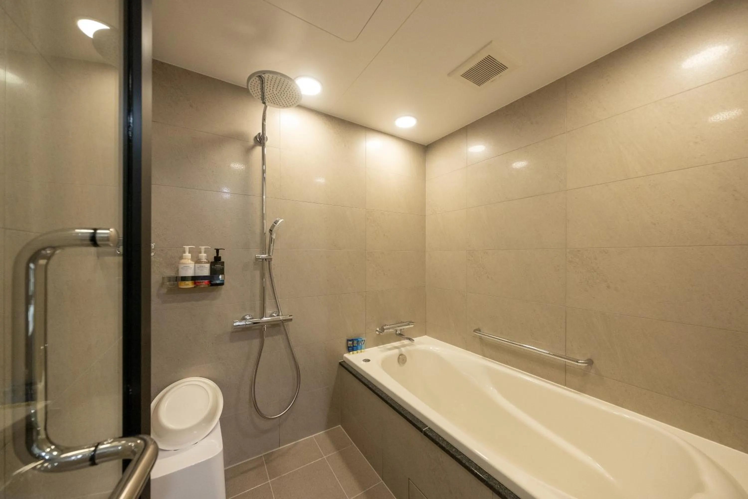 Bathroom in Okuma Private Beach & Resort