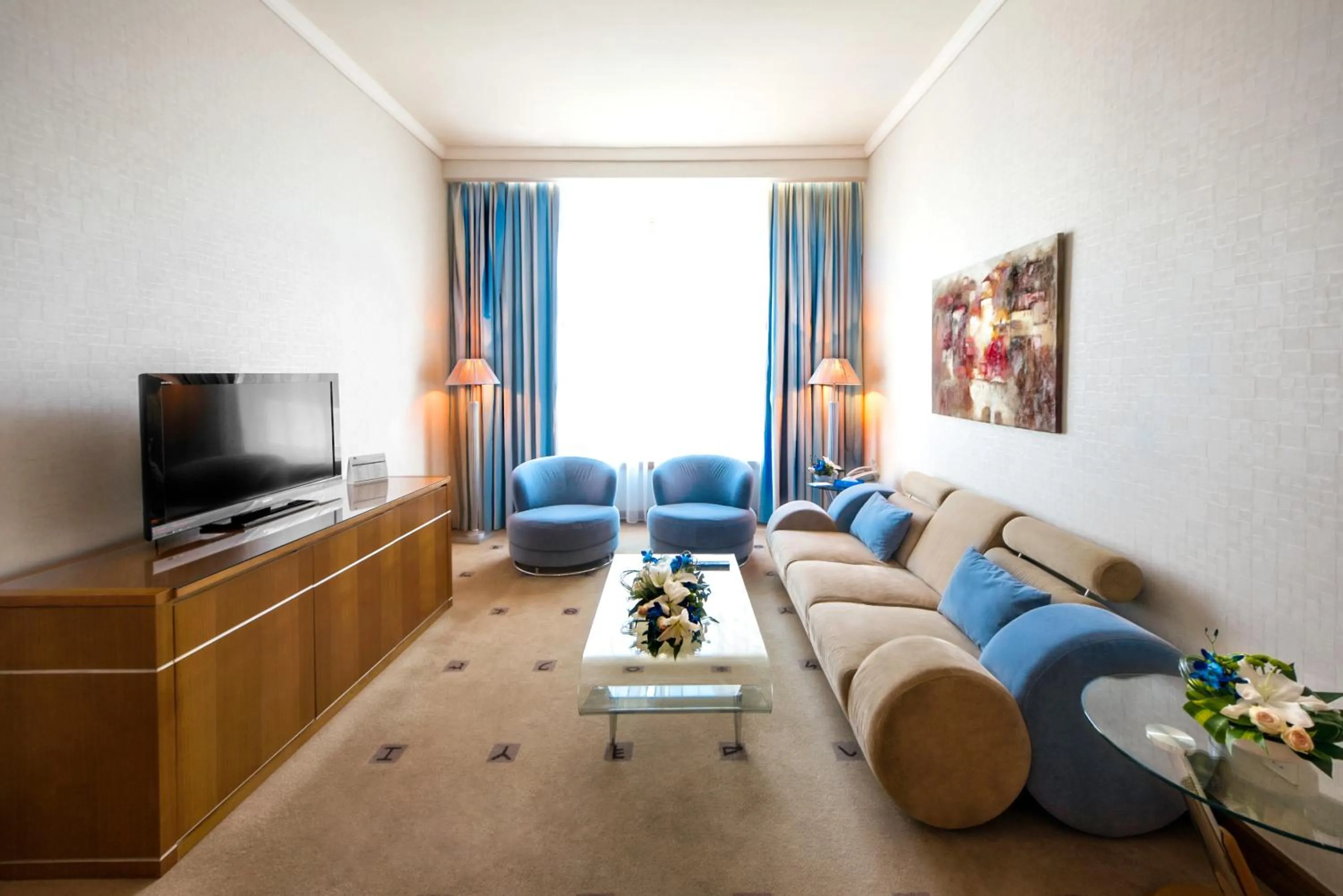 Living room in Marina Byblos Hotel