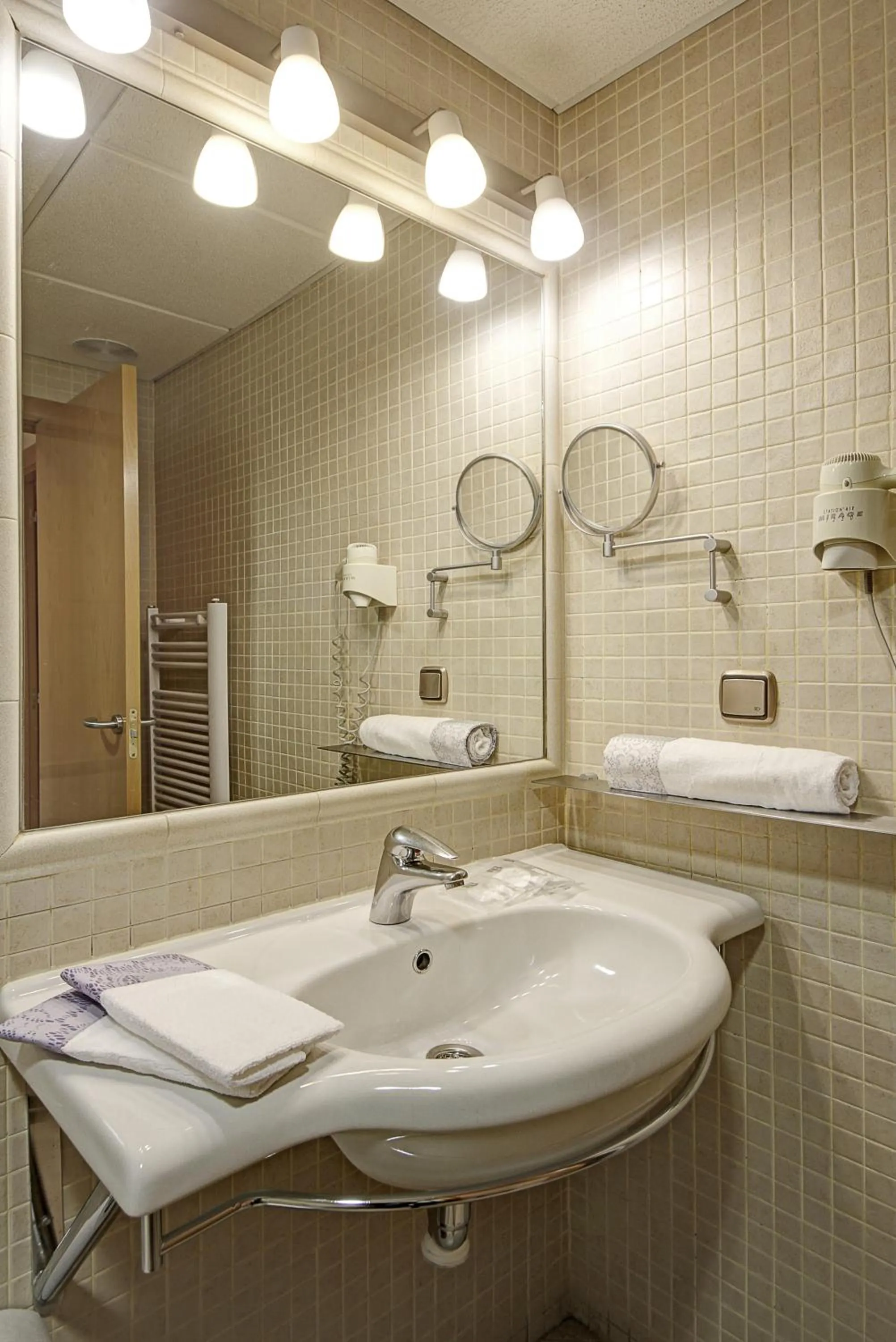 Shower in Apartamentos Turísticos Centro