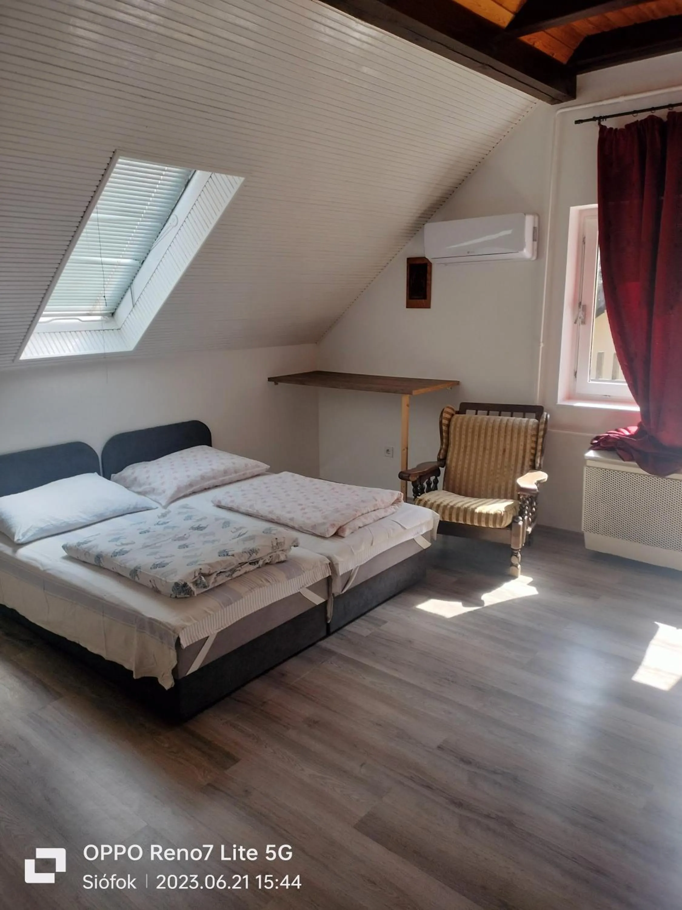 Apartment with Balcony in Balassa House