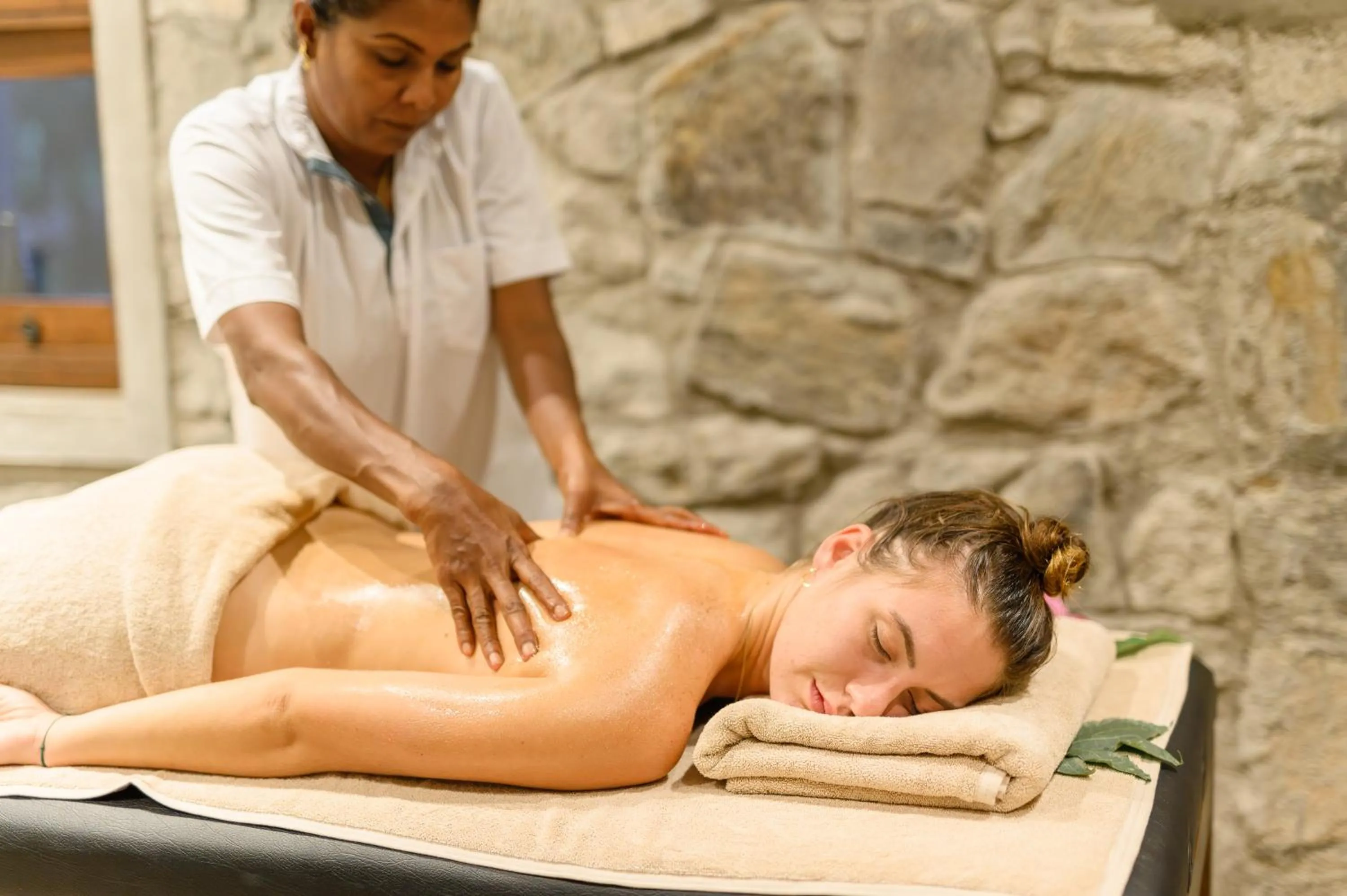Massage in Ayugiri Ayurveda Wellness Resort Sigiriya