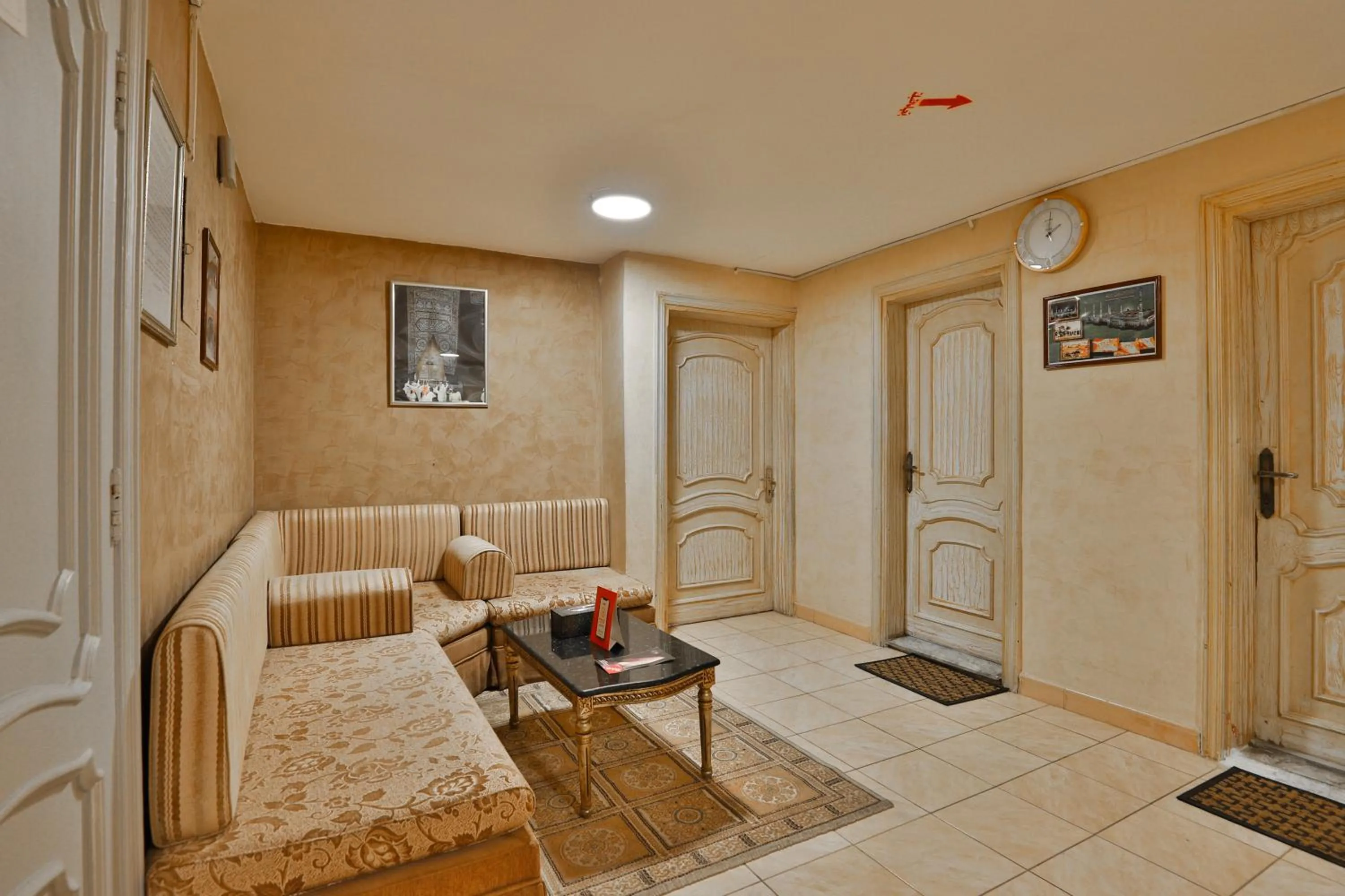 Seating Area in OYO 350 Dar Almadinah