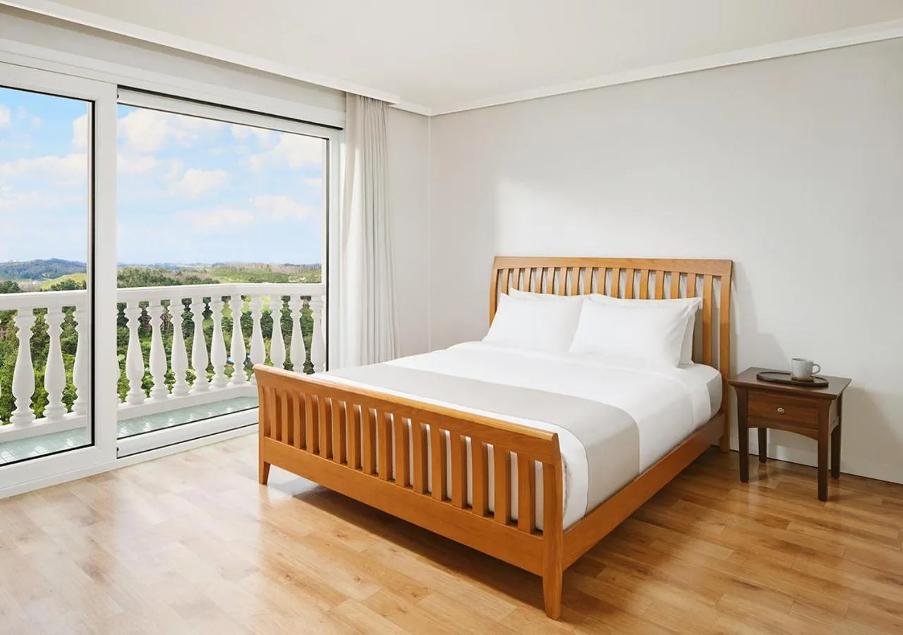 Bed in Hanwha Resort Seorak Sorano