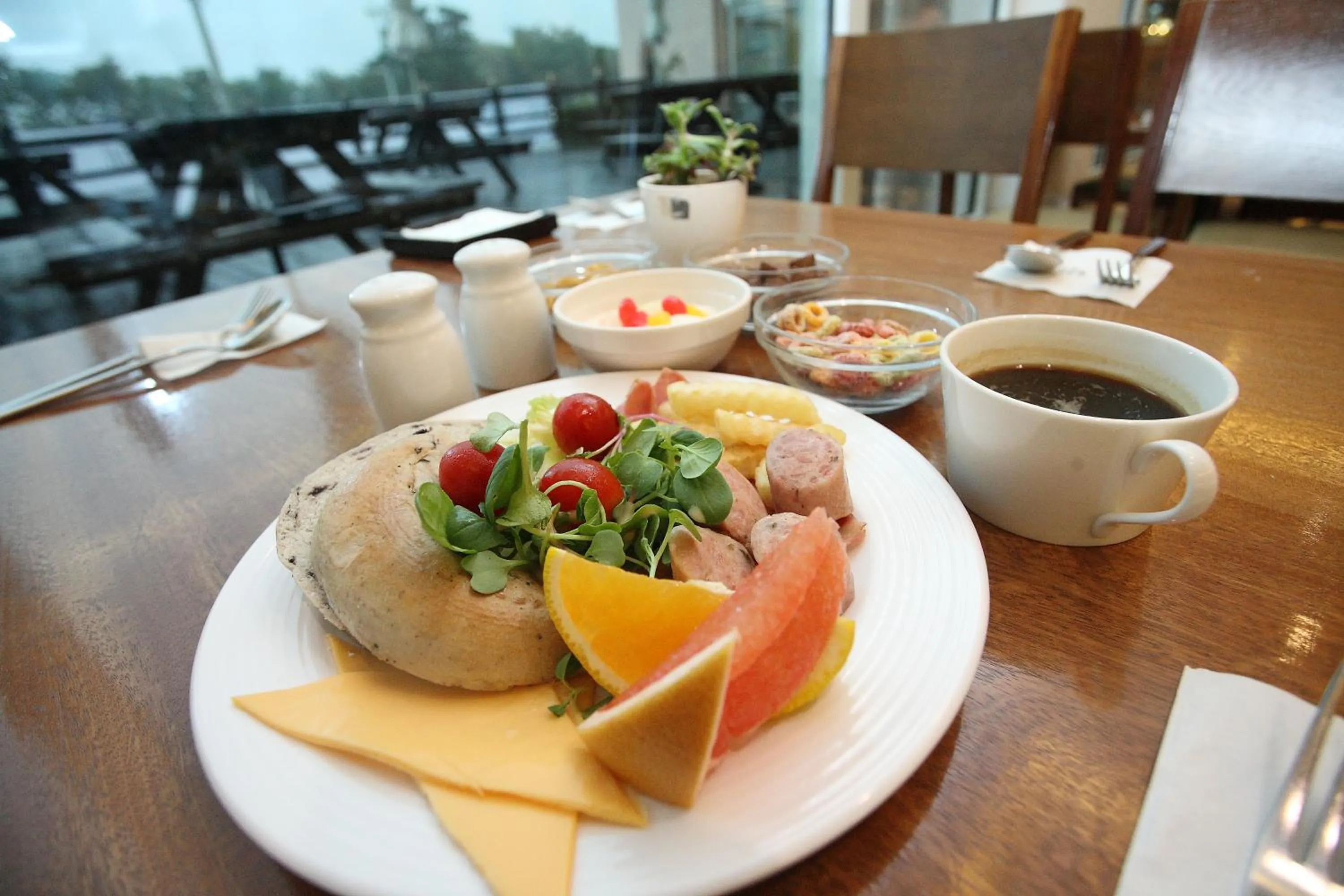 American breakfast in Hanwha Resort Seorak Sorano