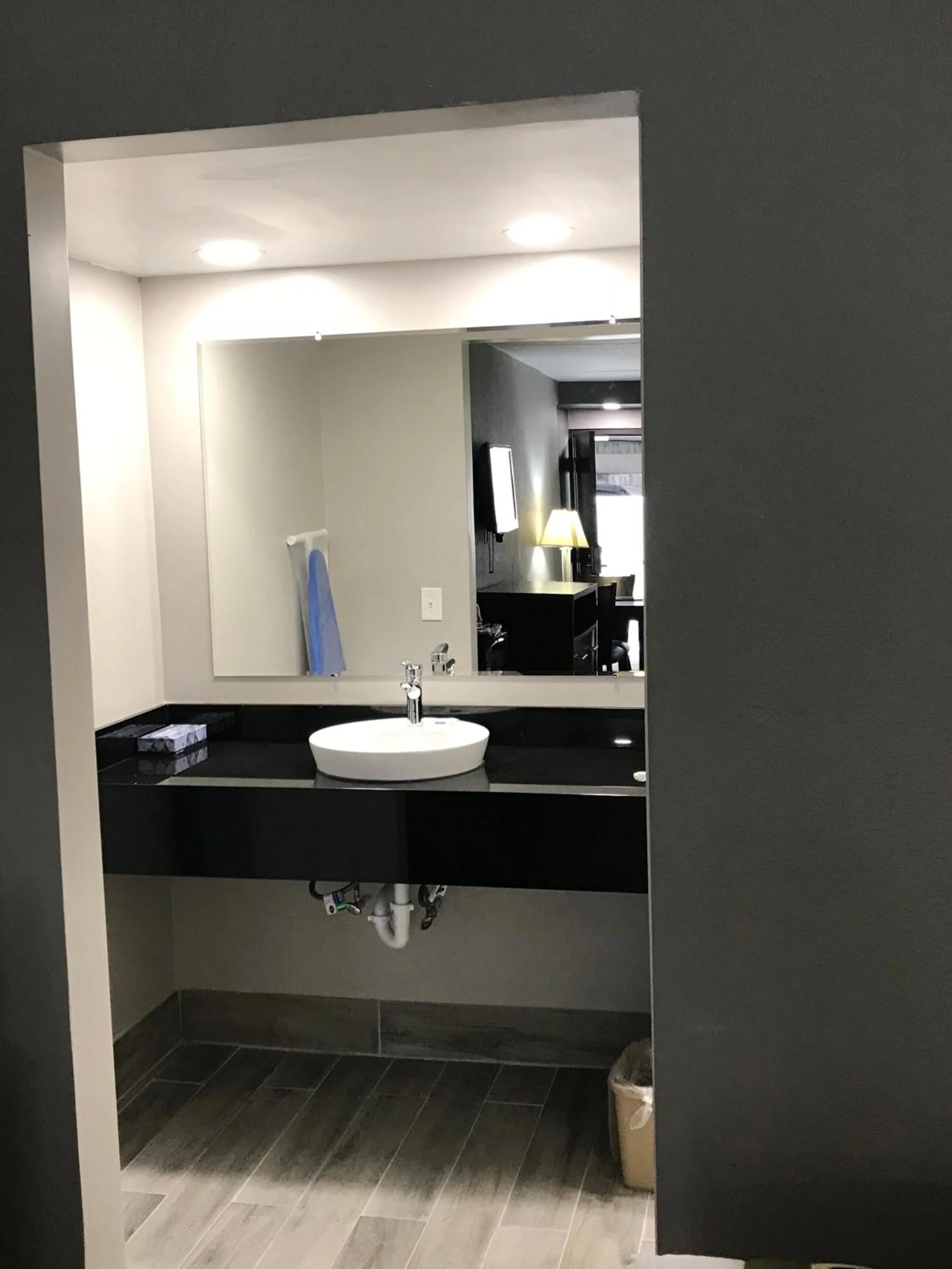 Bathroom in Ocean's 24