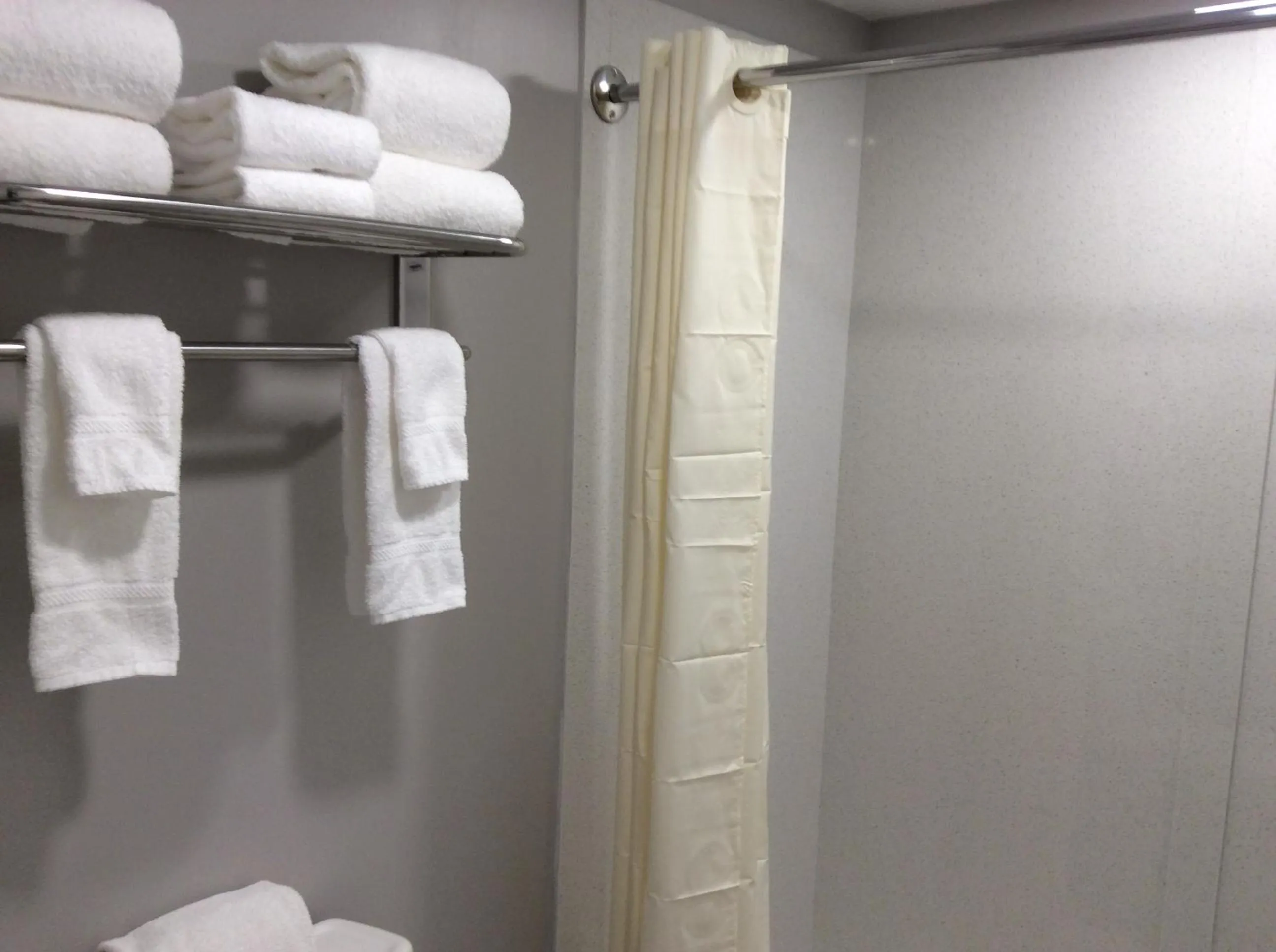 Bathroom in Ocean's 24