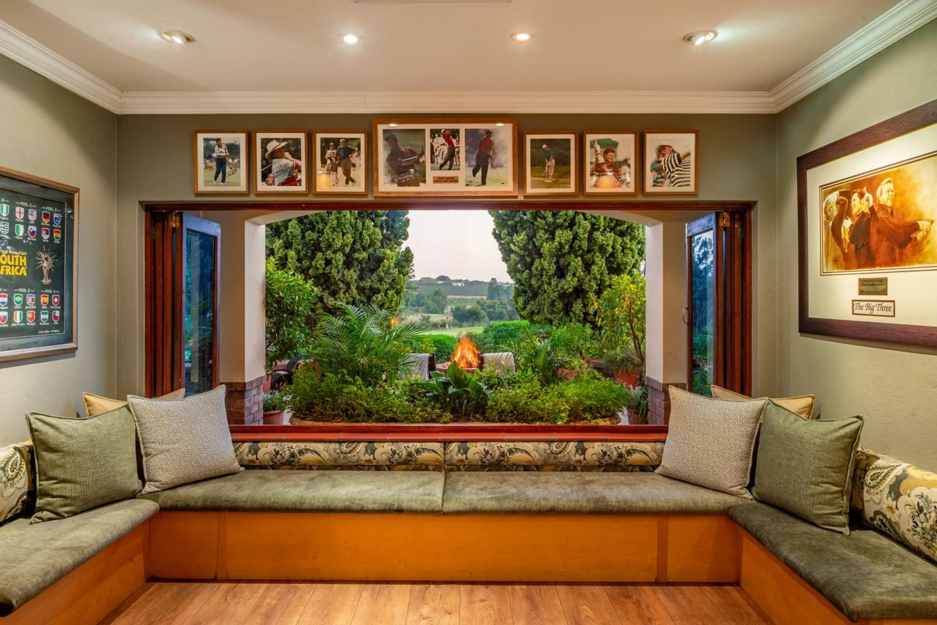 Lounge or bar in Oliver`s