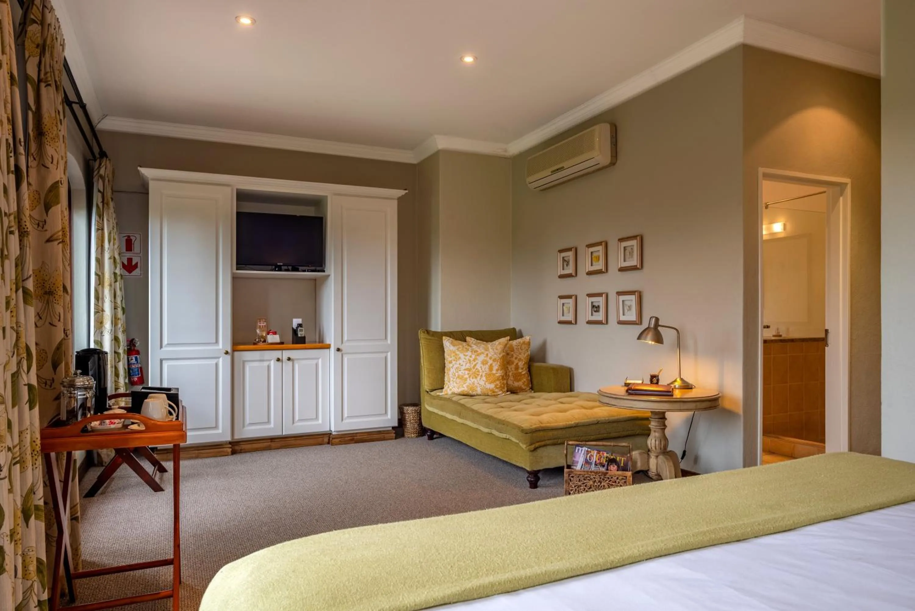 Bedroom, Bed in Oliver`s