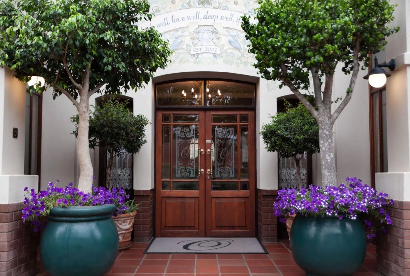 Facade/entrance in Oliver`s