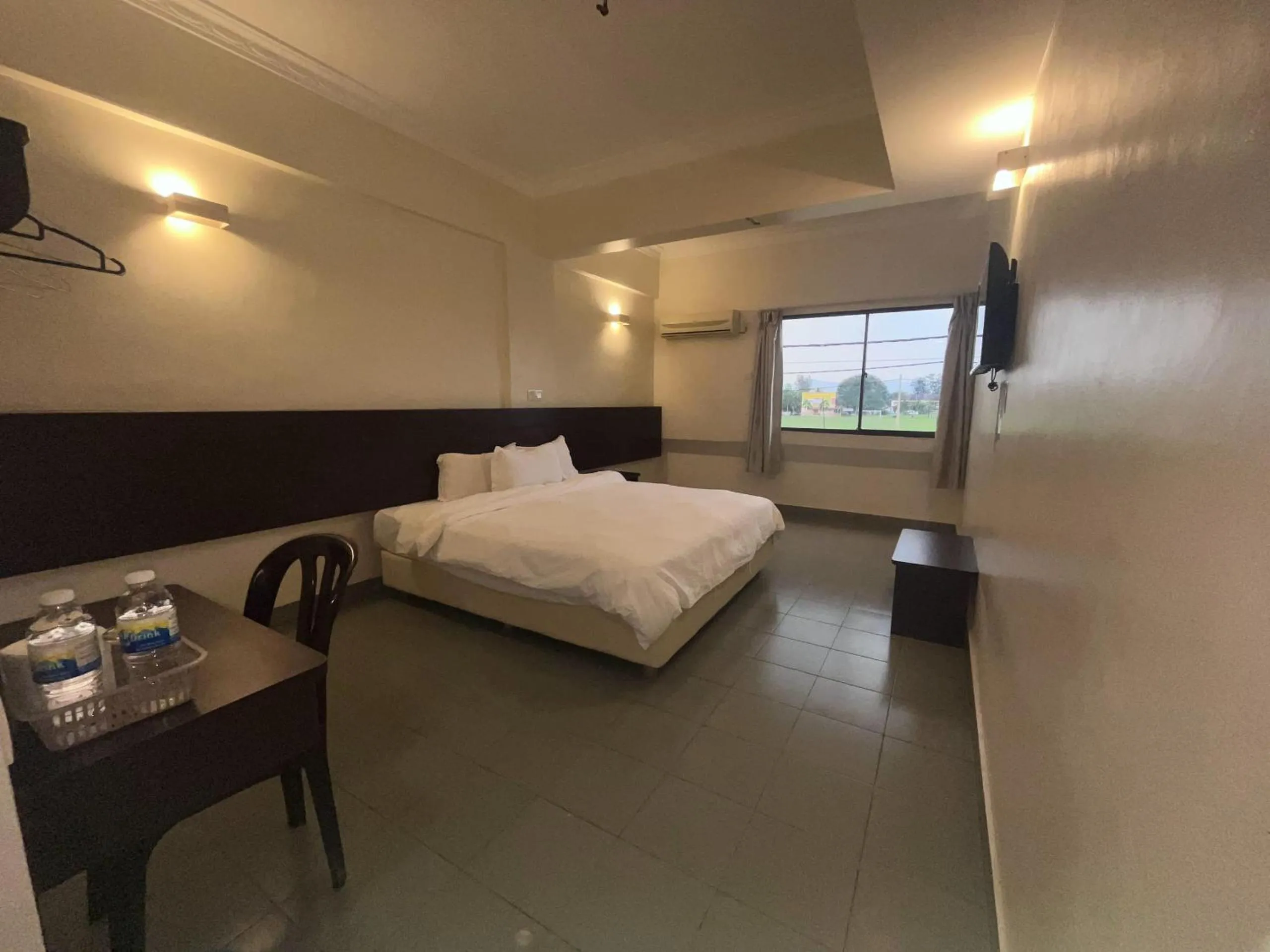 Bedroom, Bed in Hotel Sitiawan
