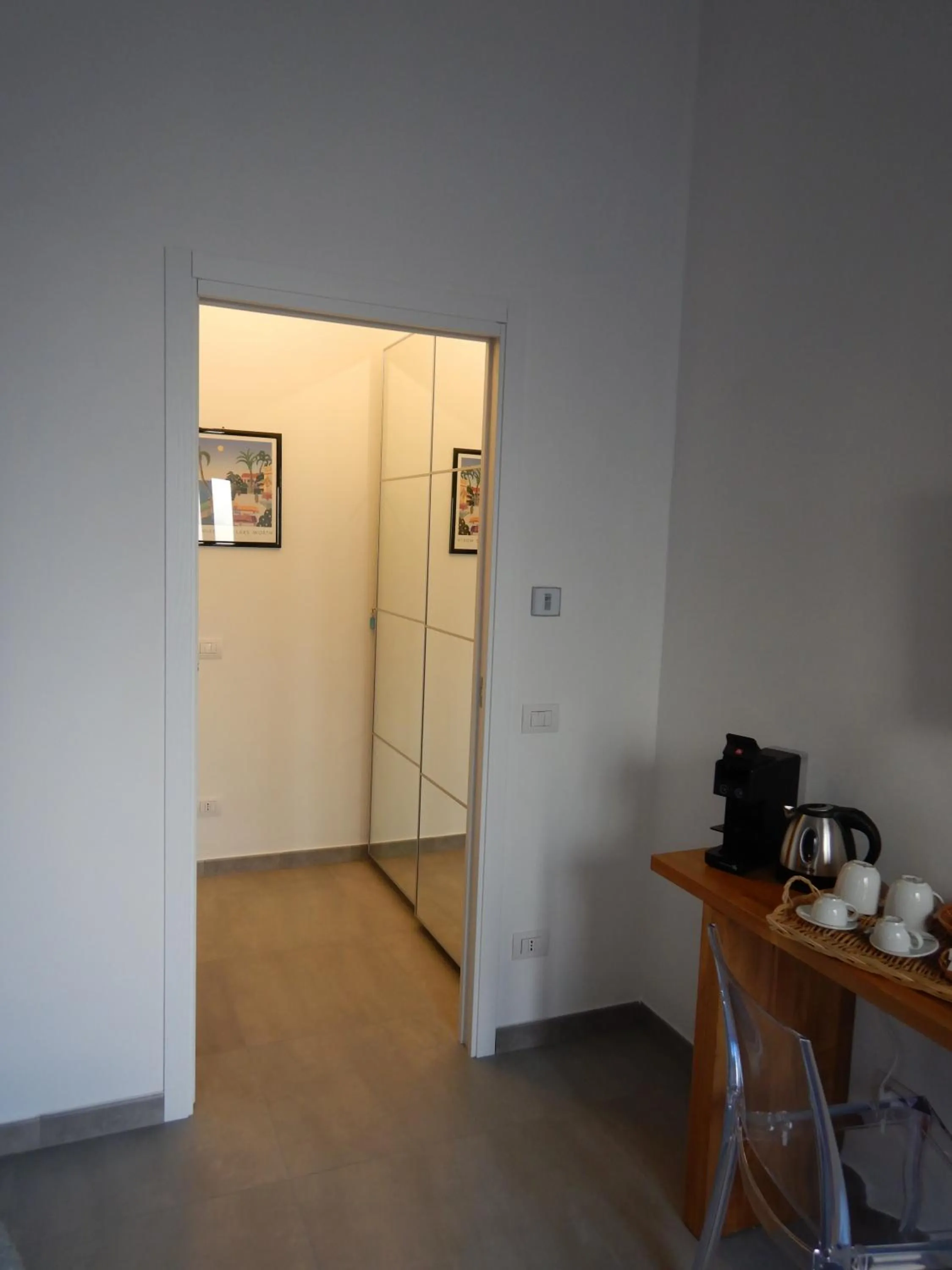 Photo of the whole room in 3per3