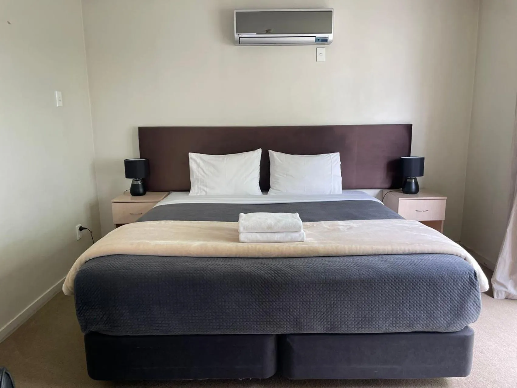 Bedroom, Bed in Alpha Motel with Spa-Bath