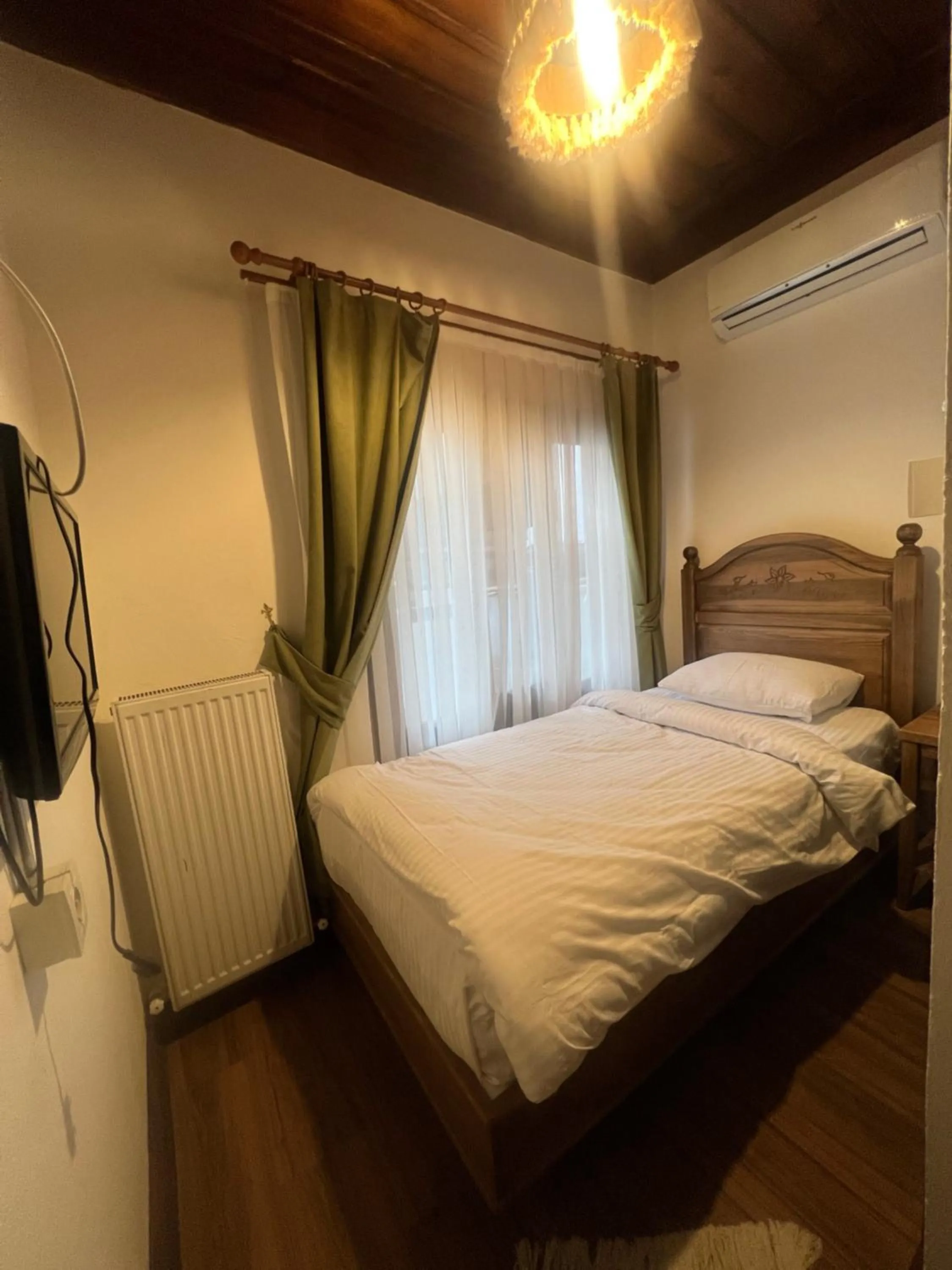 Bed in Ziyagil Konağı