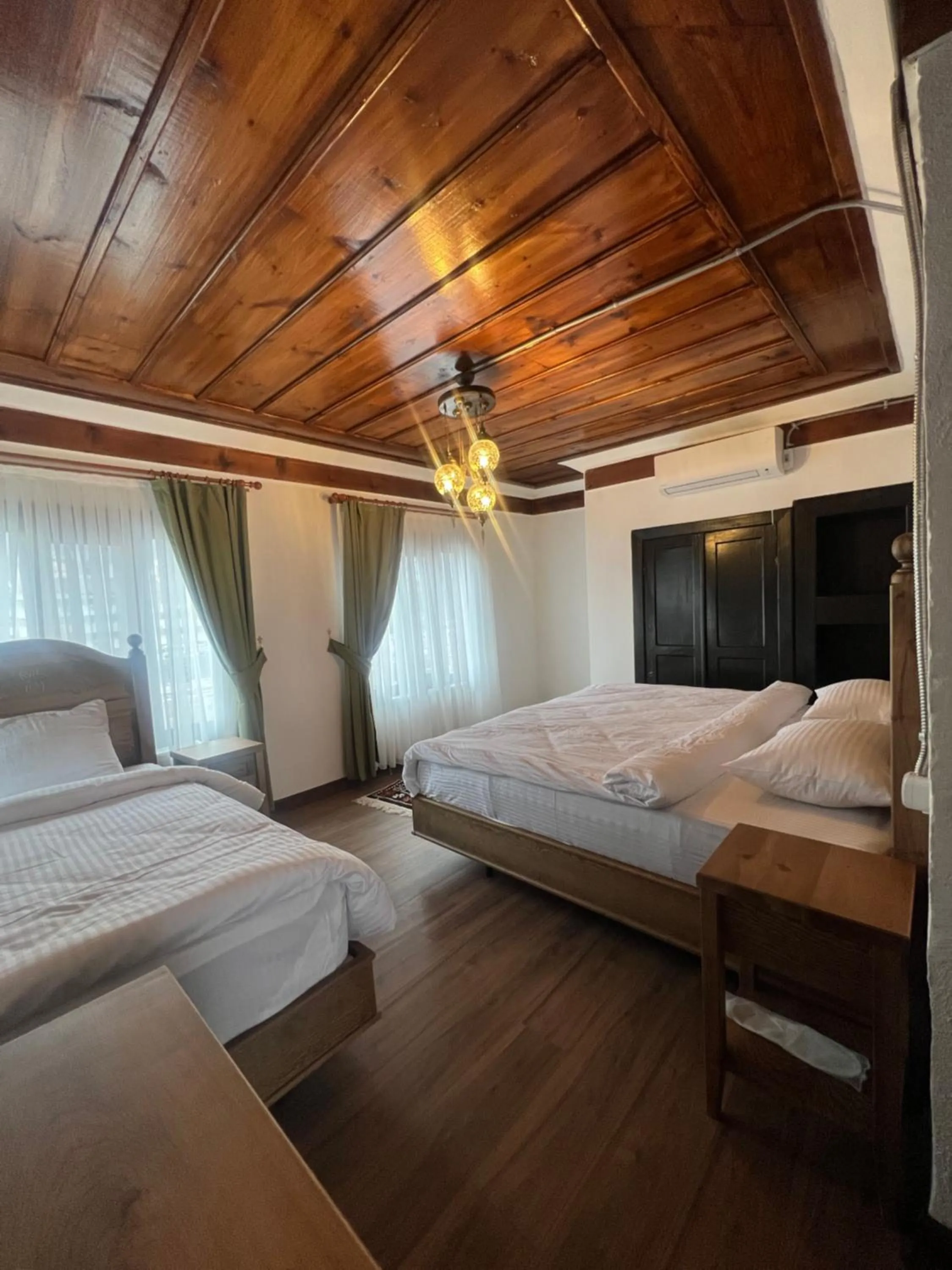 Bed in Ziyagil Konağı