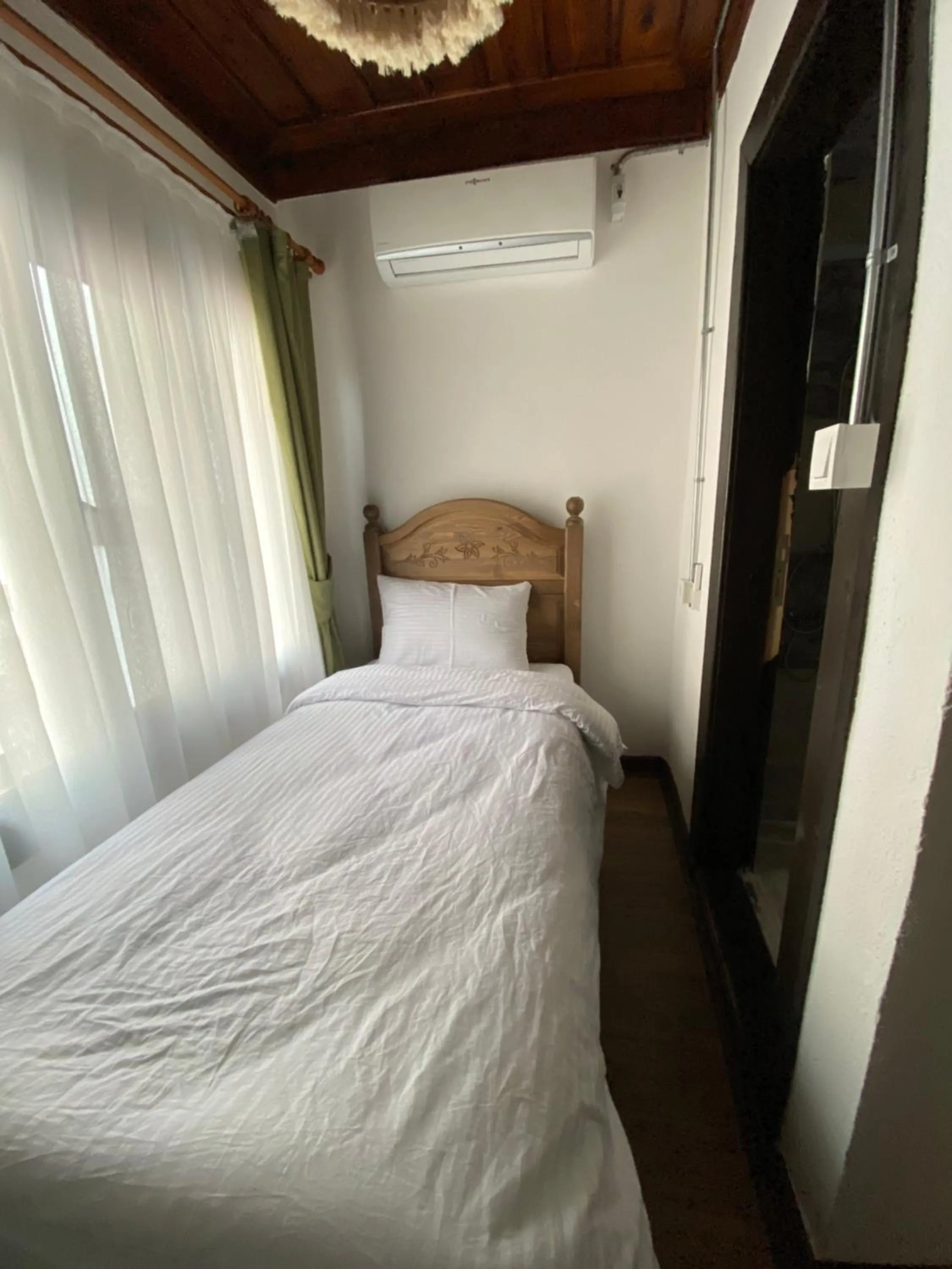 Bed in Ziyagil Konağı