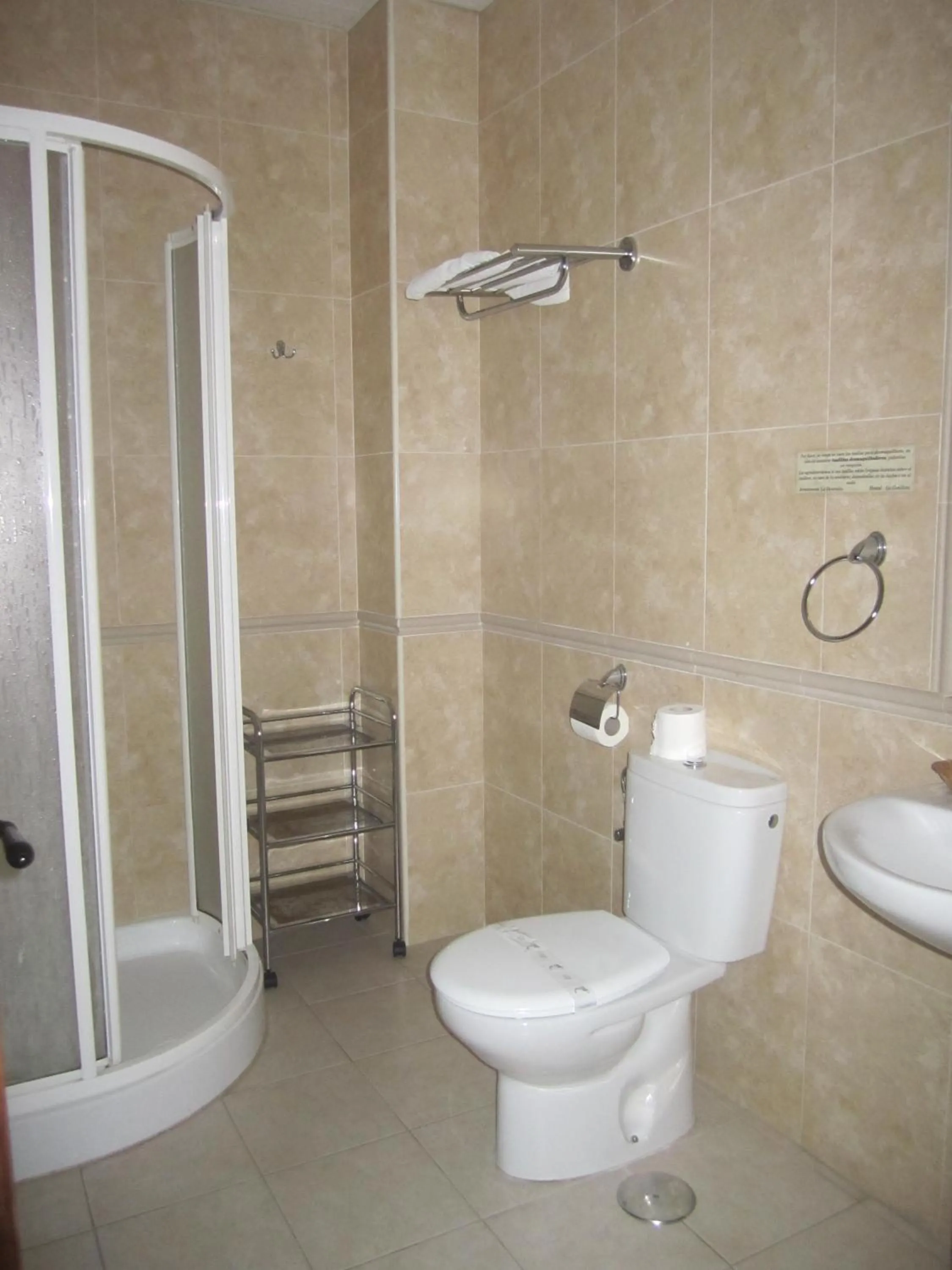 Bathroom in Hostal La Conileña