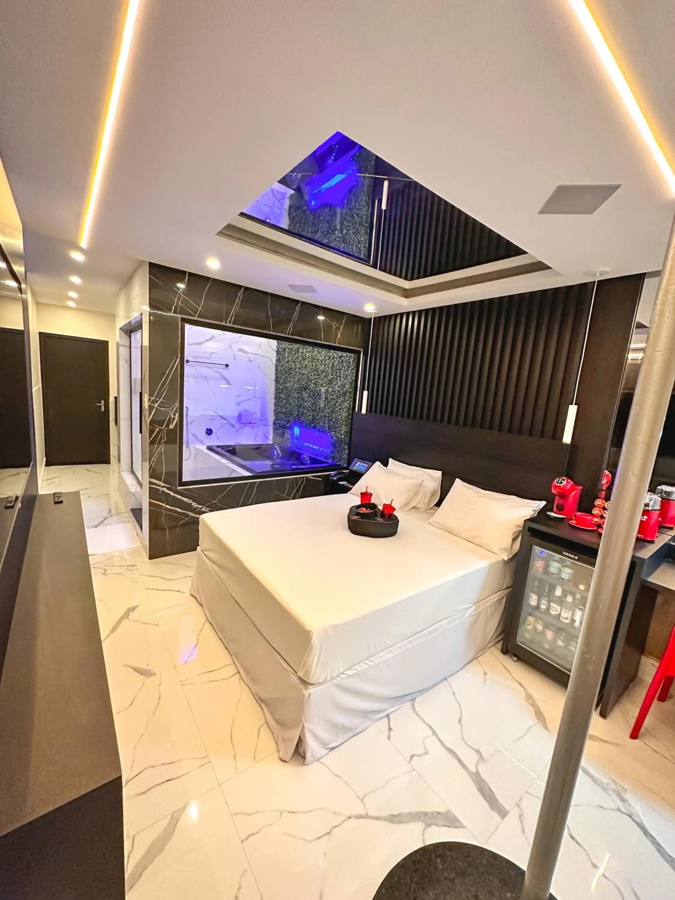 Bed in Shopping Motel