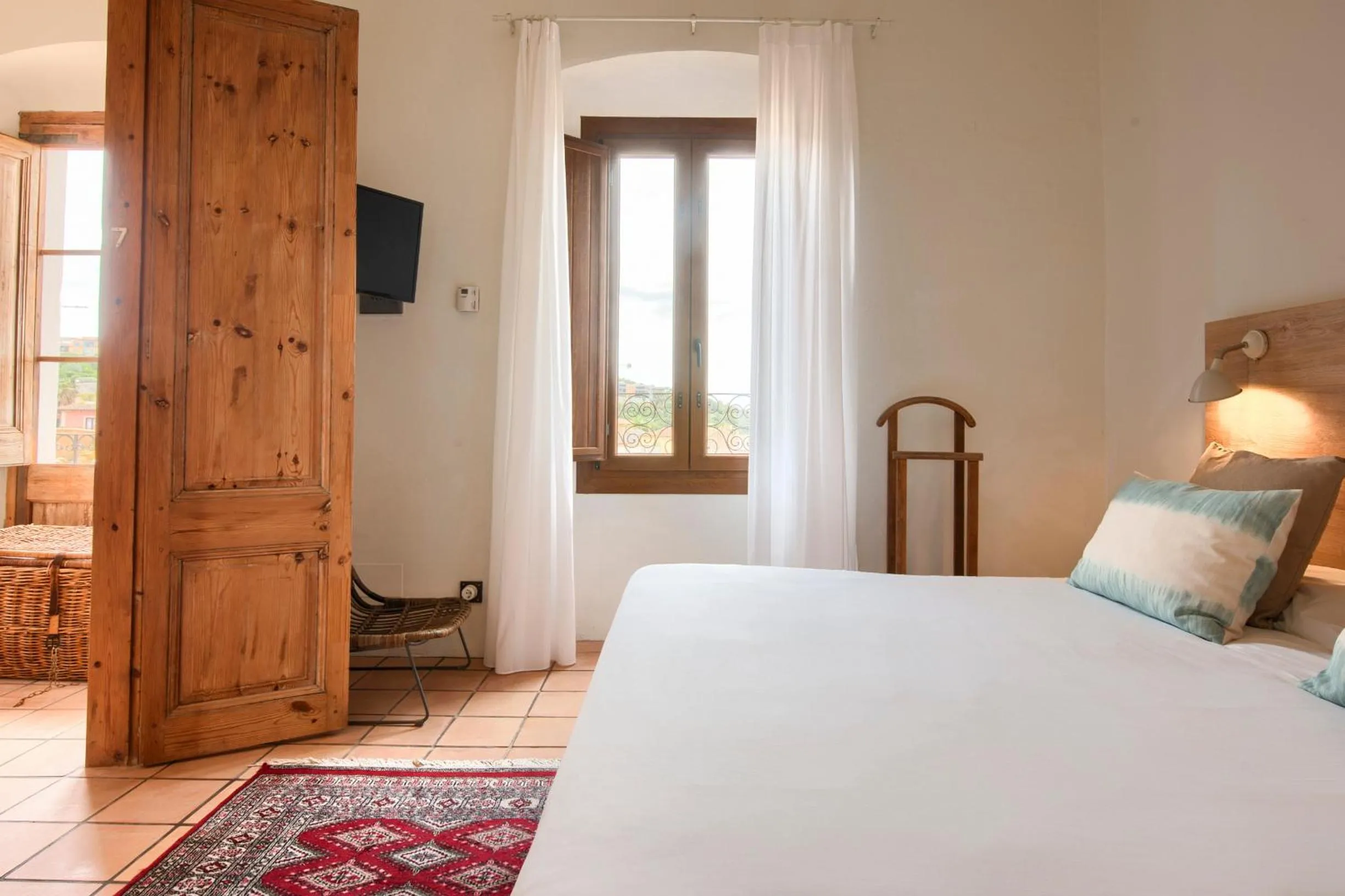 Bedroom, Bed in Hotel Hanoi