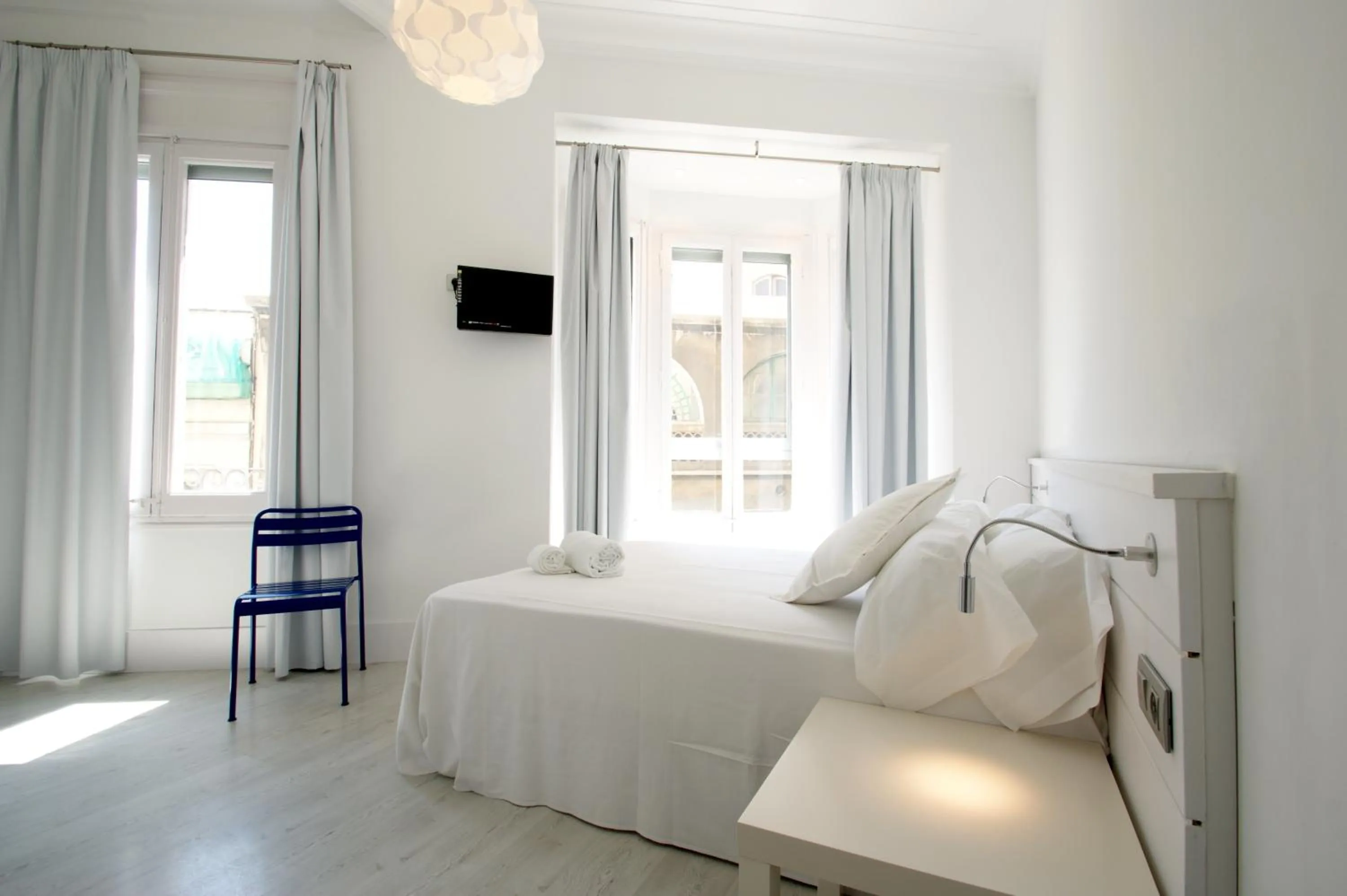 Spring, Bed in Express by gaiarooms