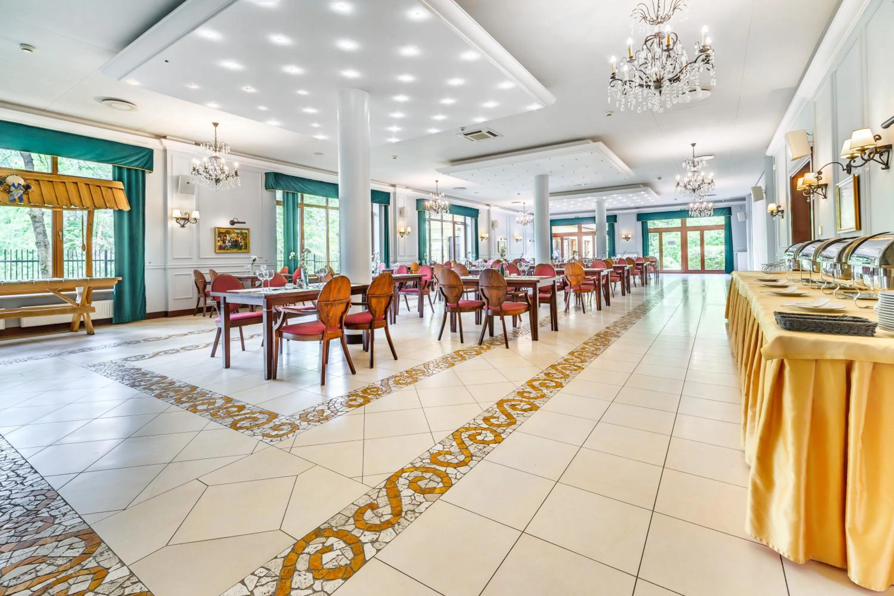 Restaurant/places to eat in Hotel Pan Tadeusz