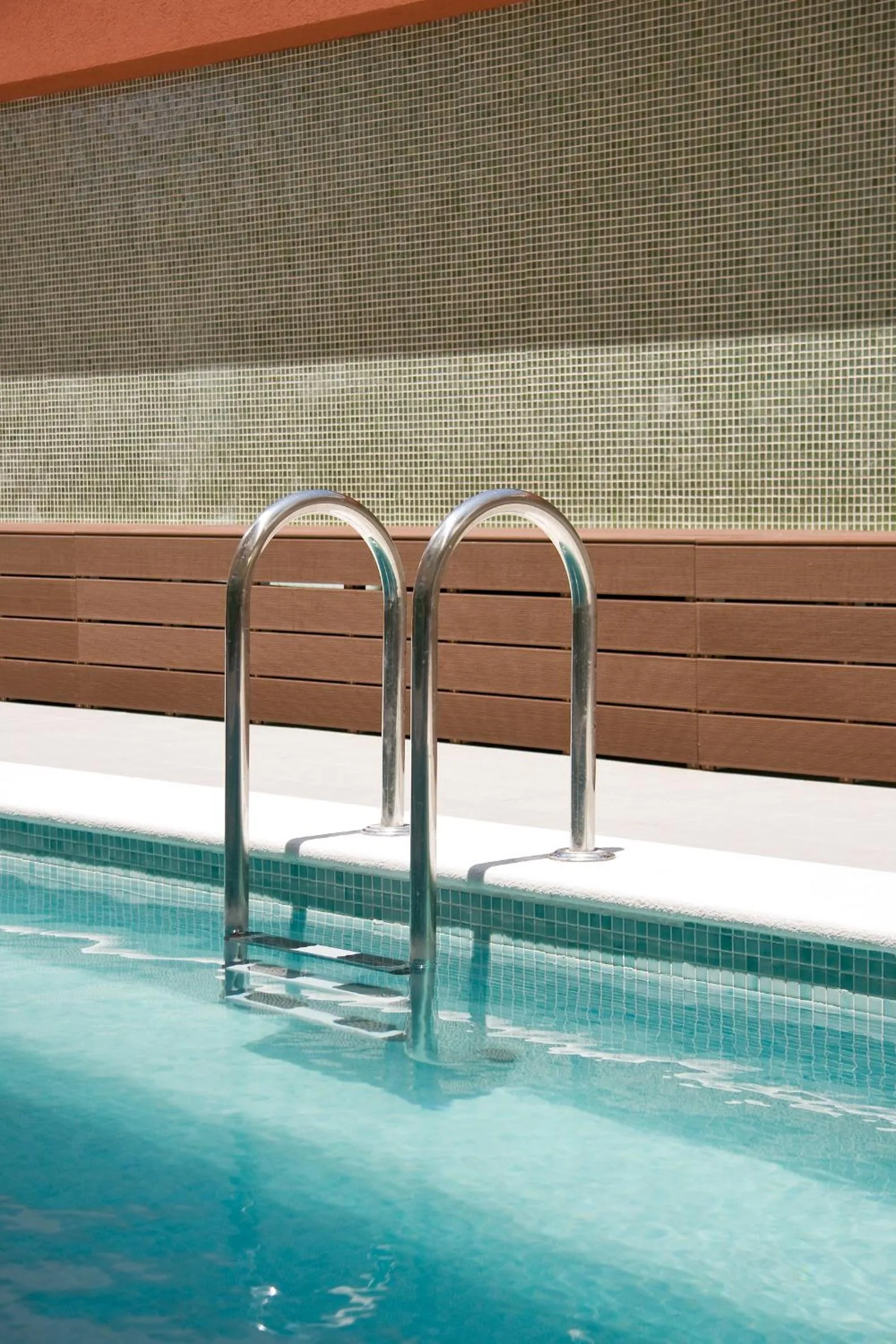 Swimming pool in Monte Gordo Hotel Apartamentos & Spa