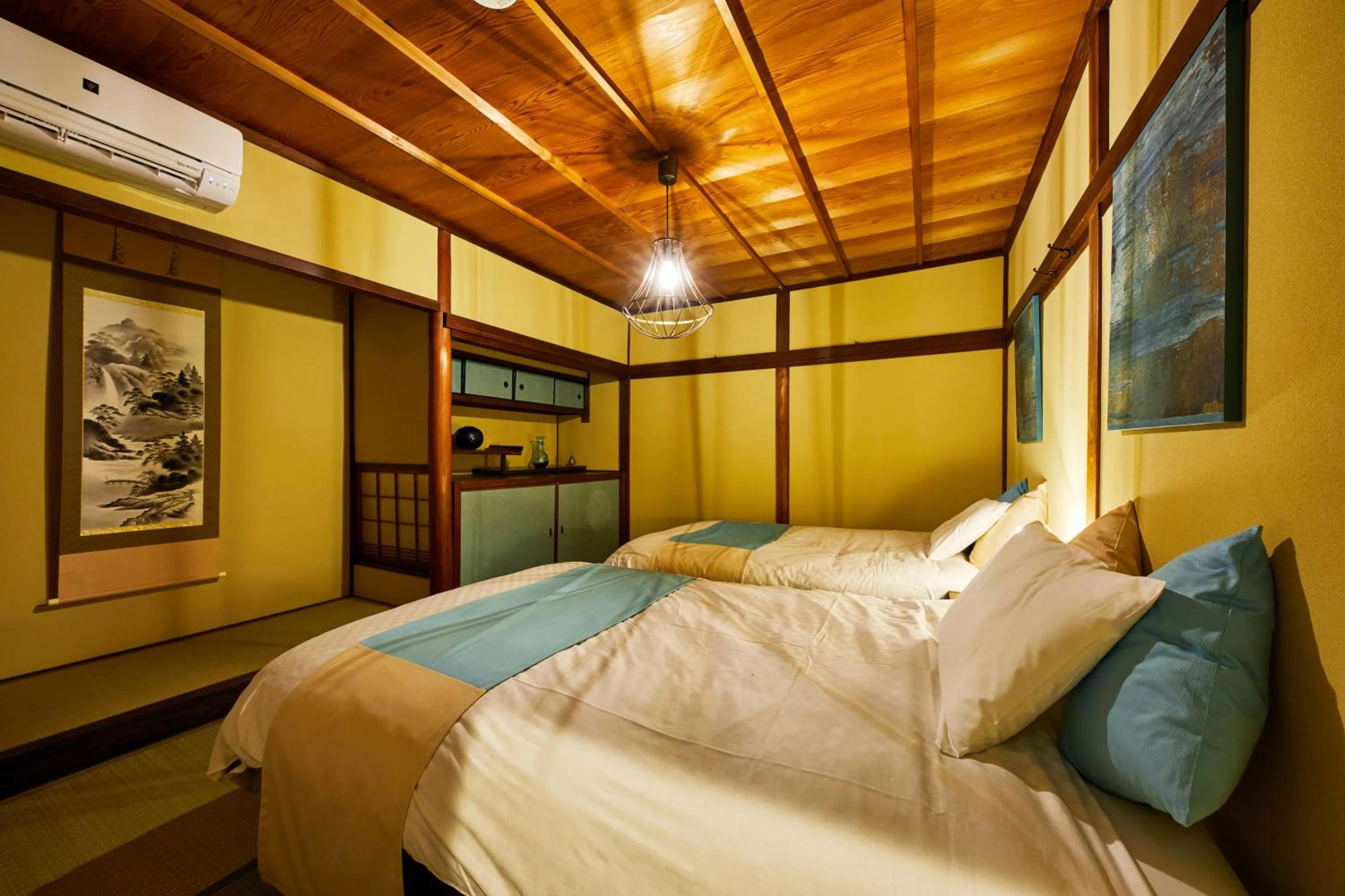 Bedroom, Bed in Kyomachiya Hotel Mifuku