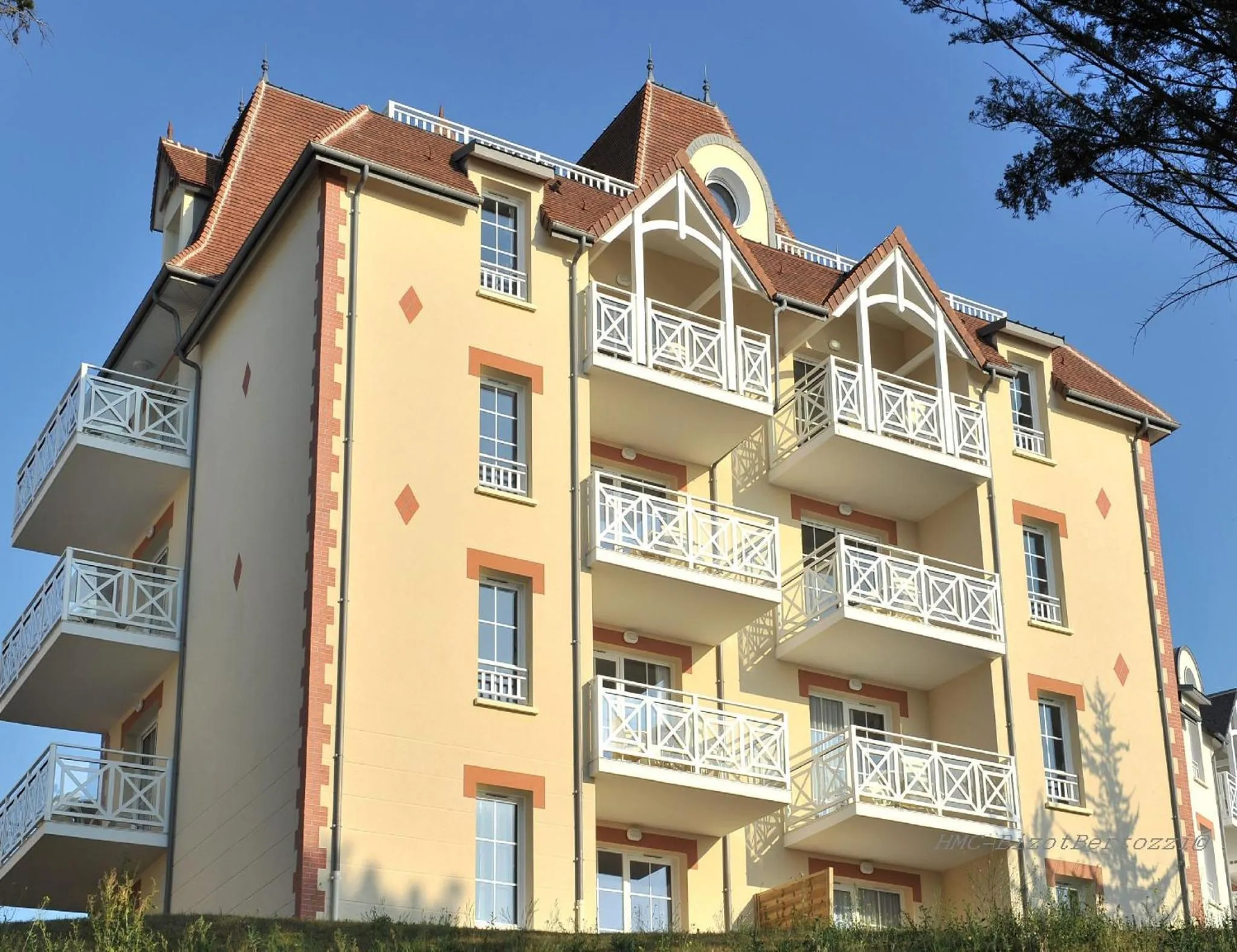 Facade/entrance in Les Villas du SPA