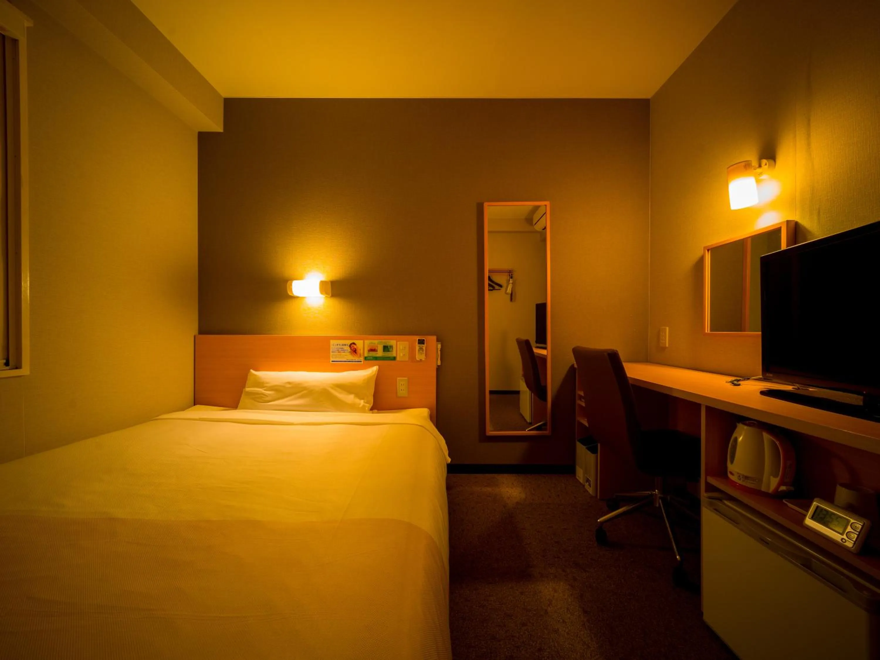 Bed in Super Hotel Yokkaichi Route 1