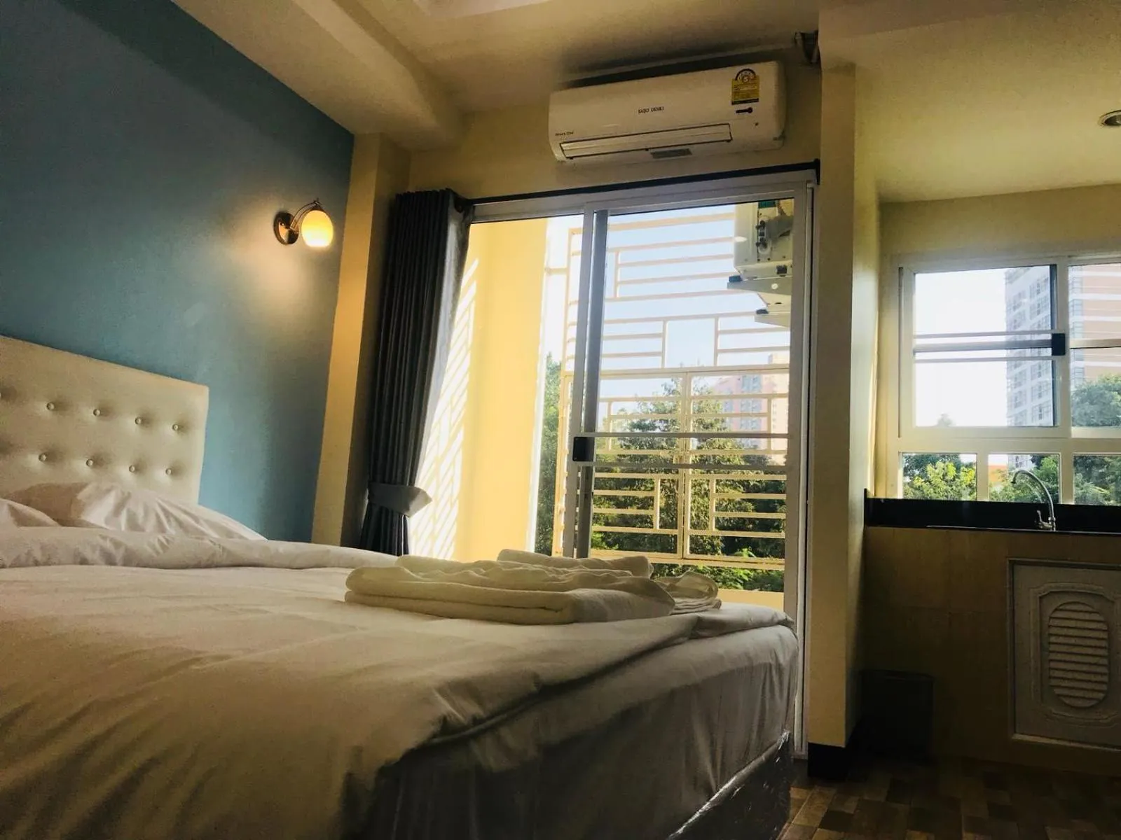 Balcony/Terrace, Bed in SAB Residence