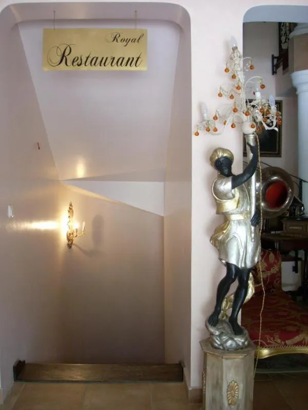 Decorative detail in Hotel Royal