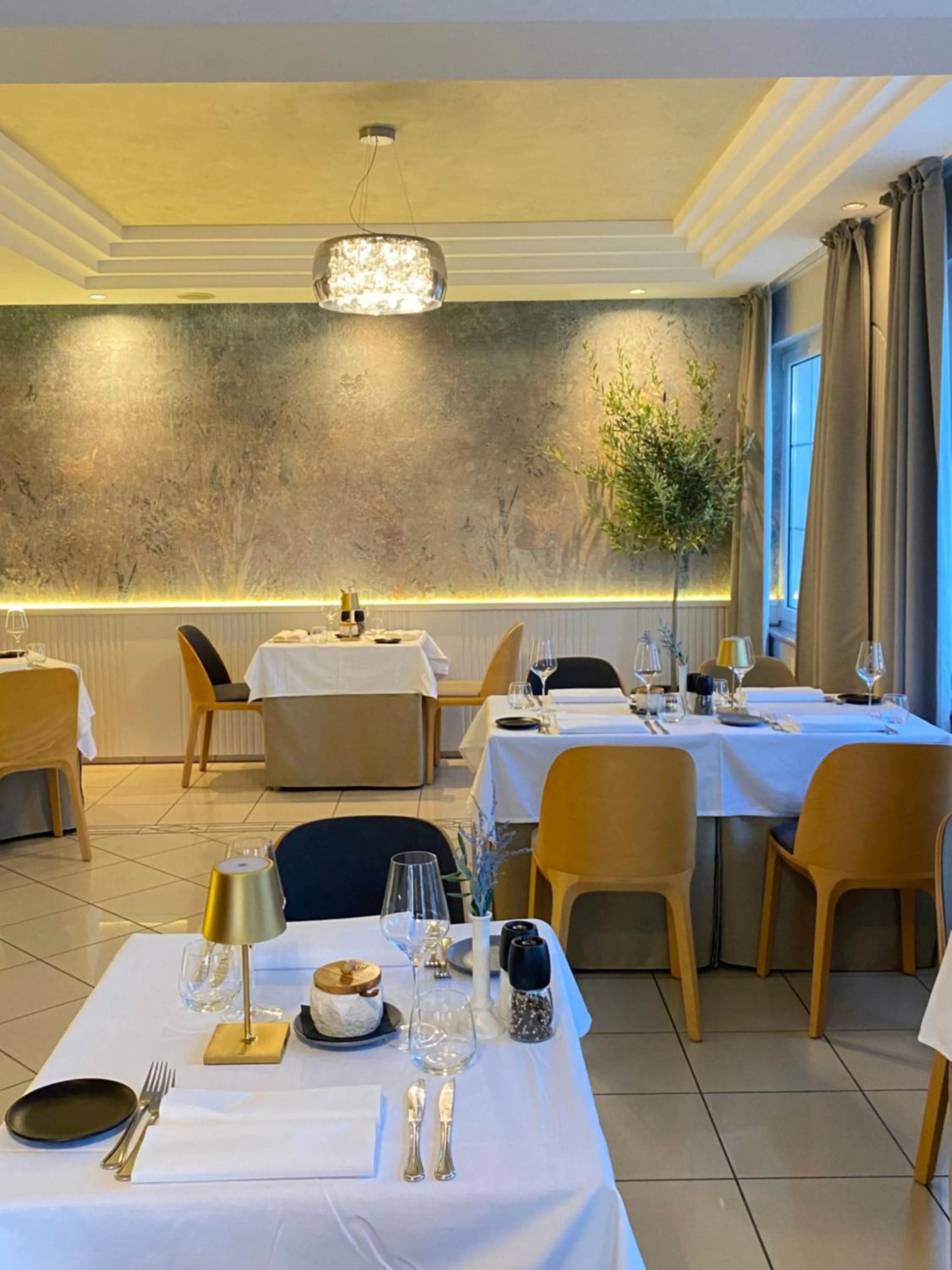 Restaurant/places to eat in Hotel Mediteran