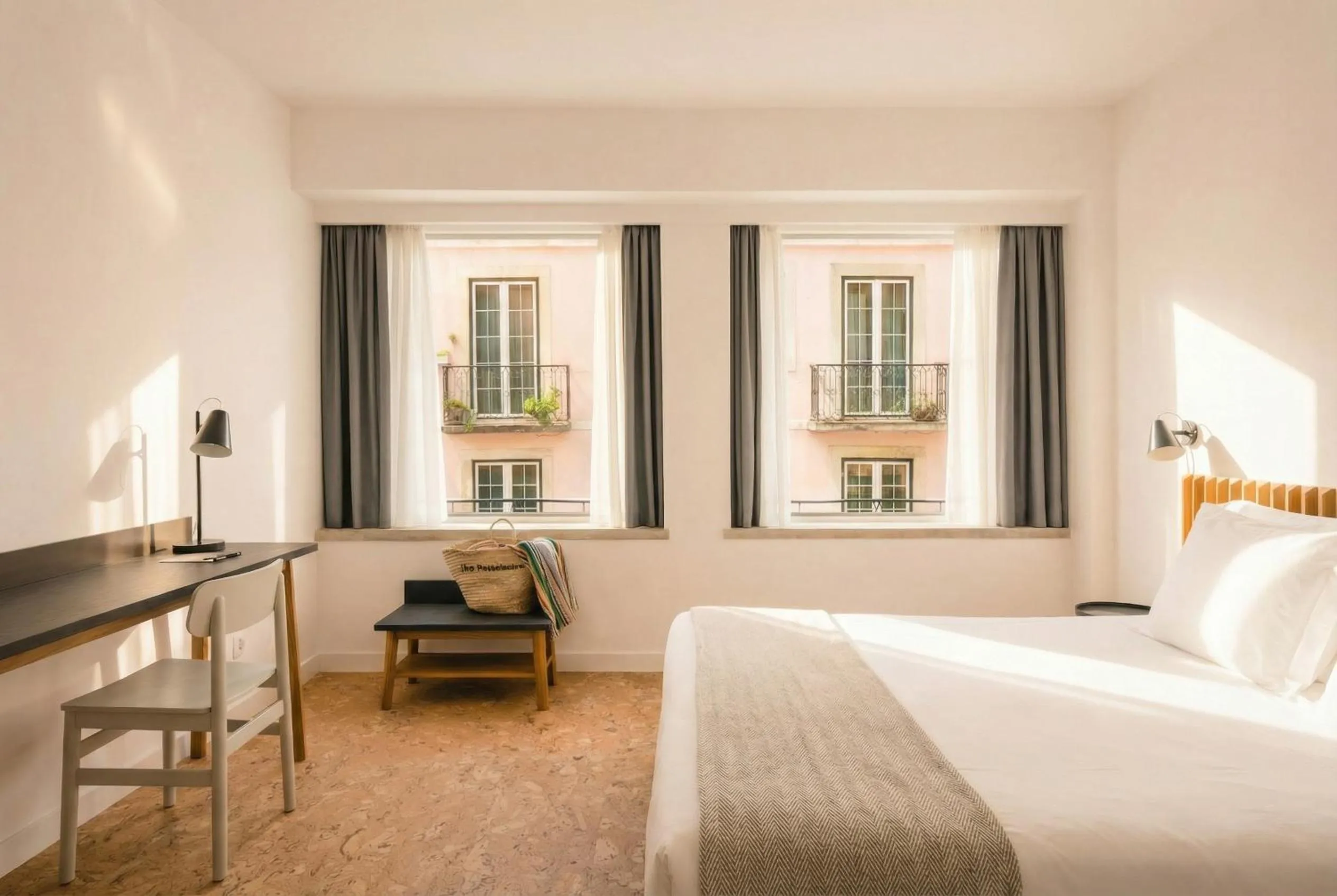 Bed in The Lisbonaire Apartments