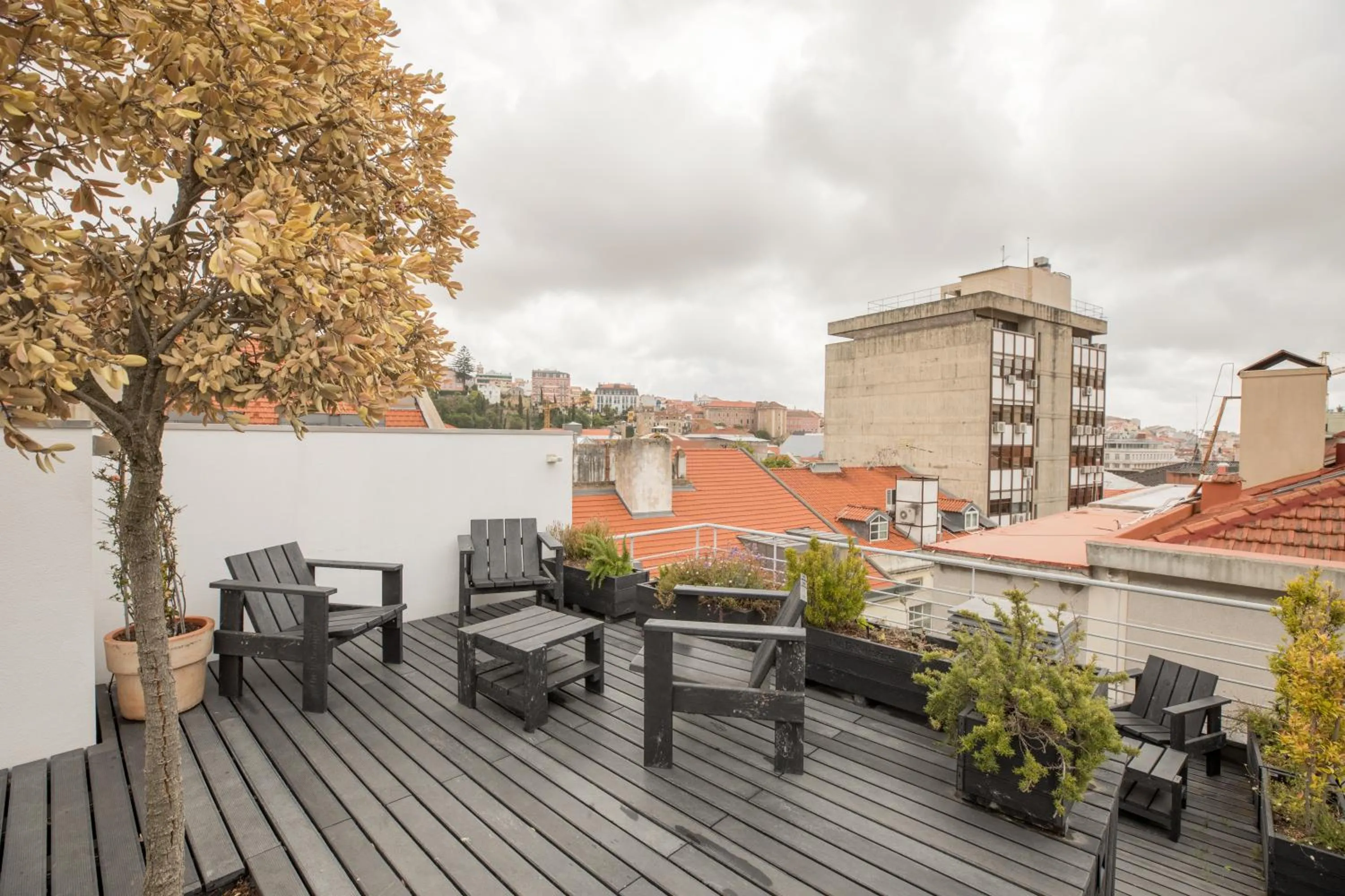 Patio in The Lisbonaire Apartments