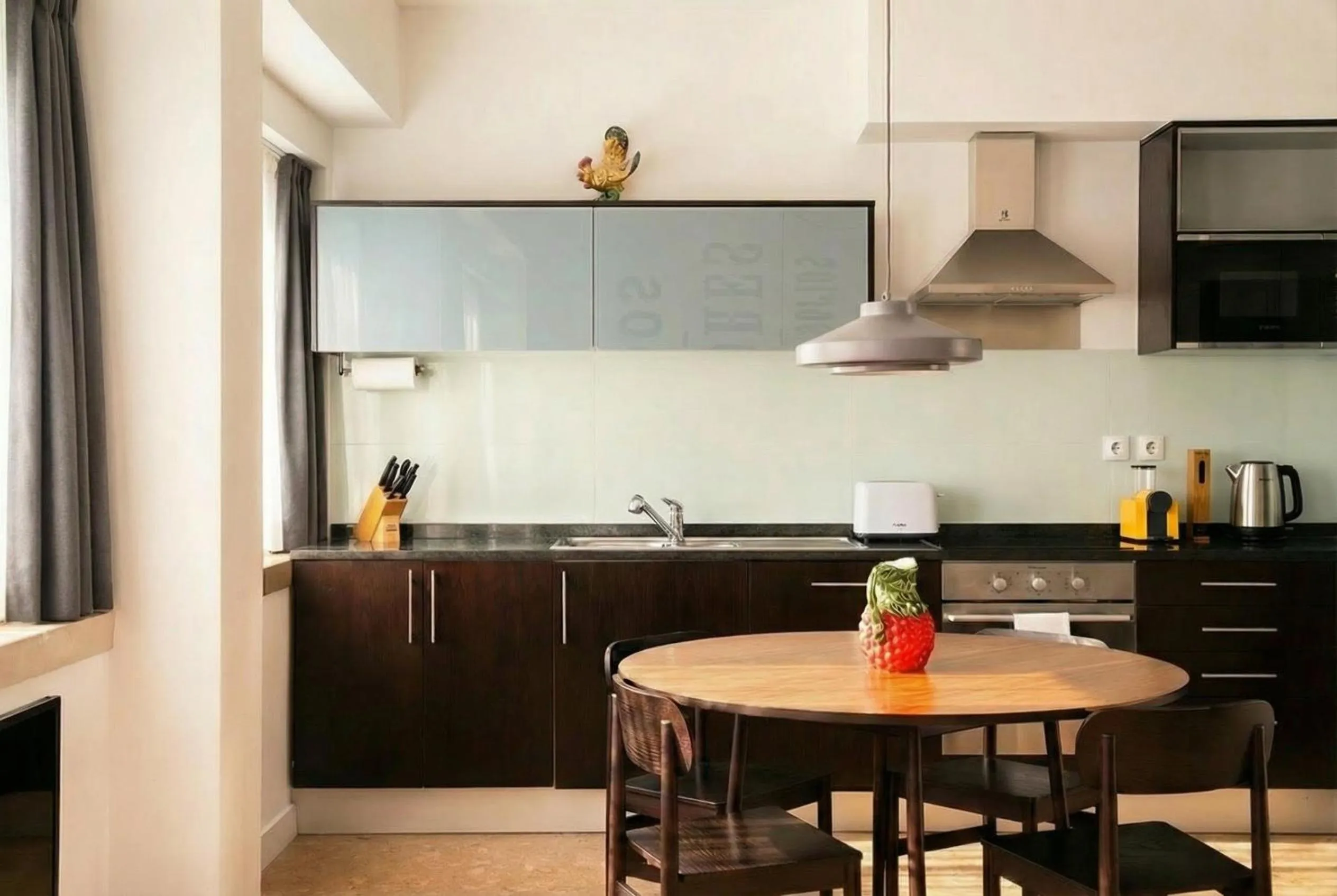 Coffee/tea facilities in The Lisbonaire Apartments