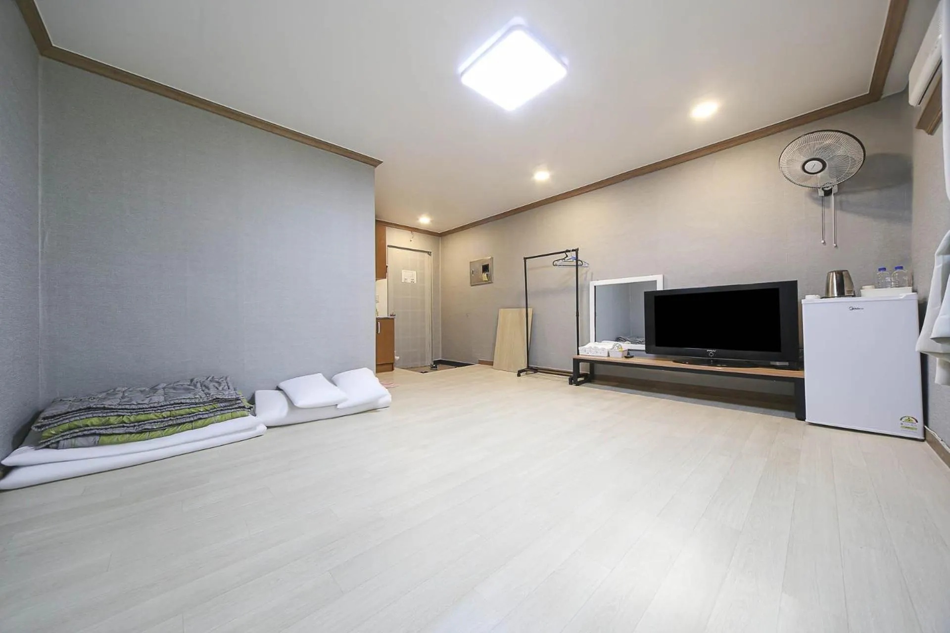 Decorative detail, Bed in Seorak HOT Spring Mammoth Resotel