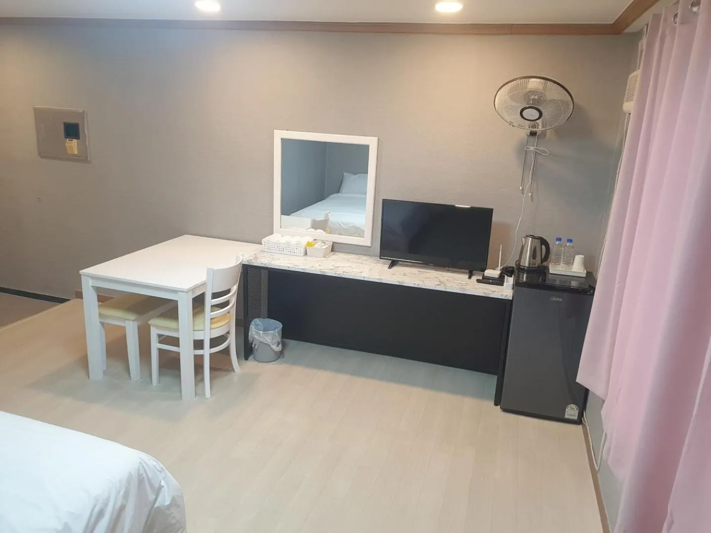 TV and multimedia, Bed in Seorak HOT Spring Mammoth Resotel