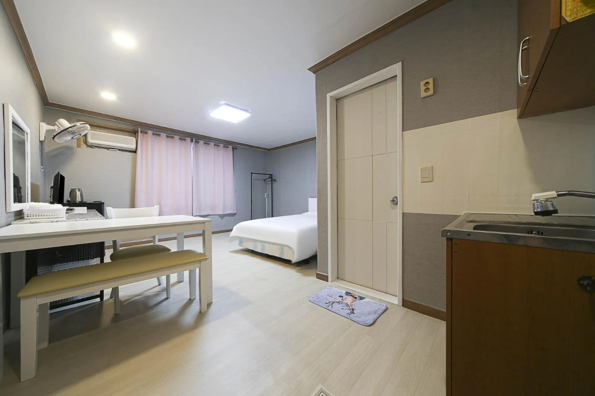 Bedroom, Bed in Seorak HOT Spring Mammoth Resotel