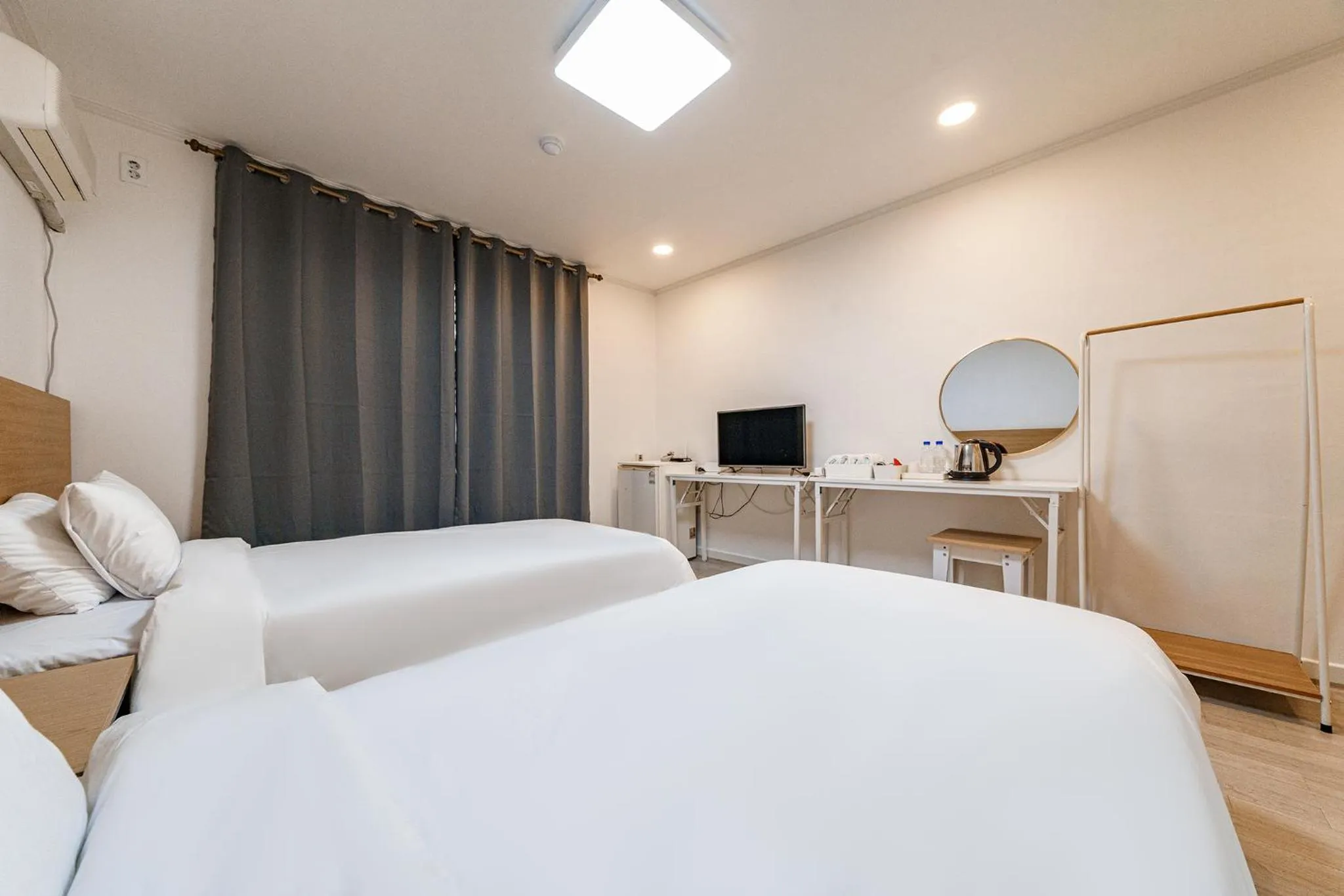 Decorative detail, Bed in Seorak HOT Spring Mammoth Resotel