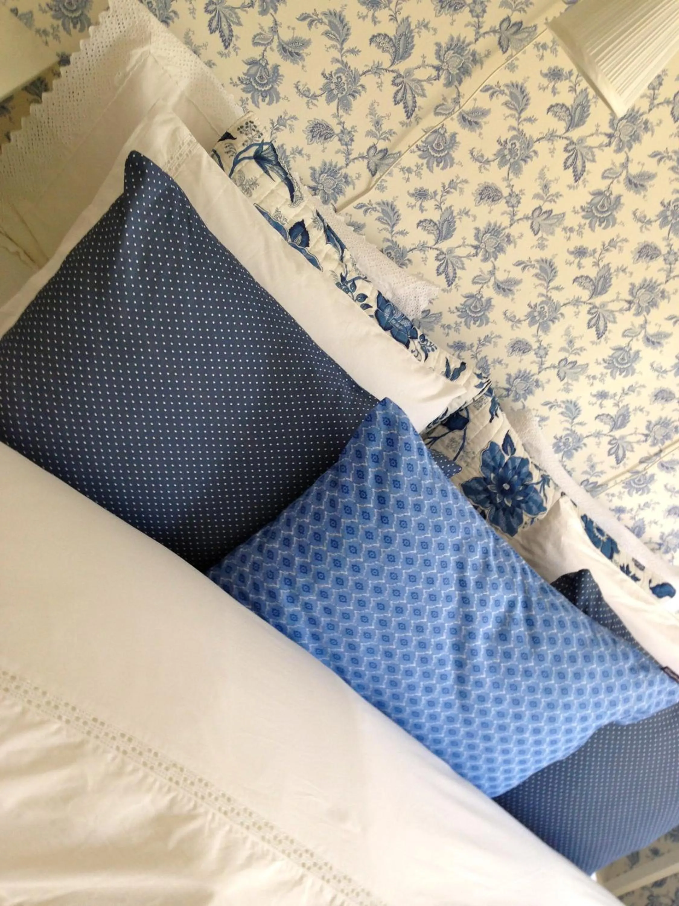 Decorative detail, Bed in Johanssons Gårdshotell i Roslagen