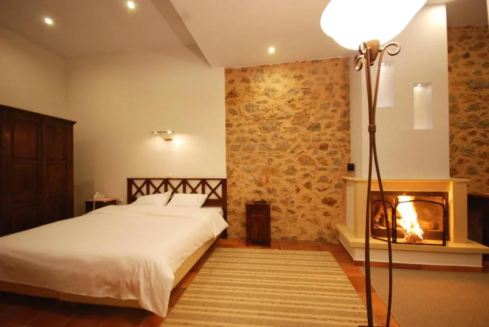 Bed in Hotel Parnassos