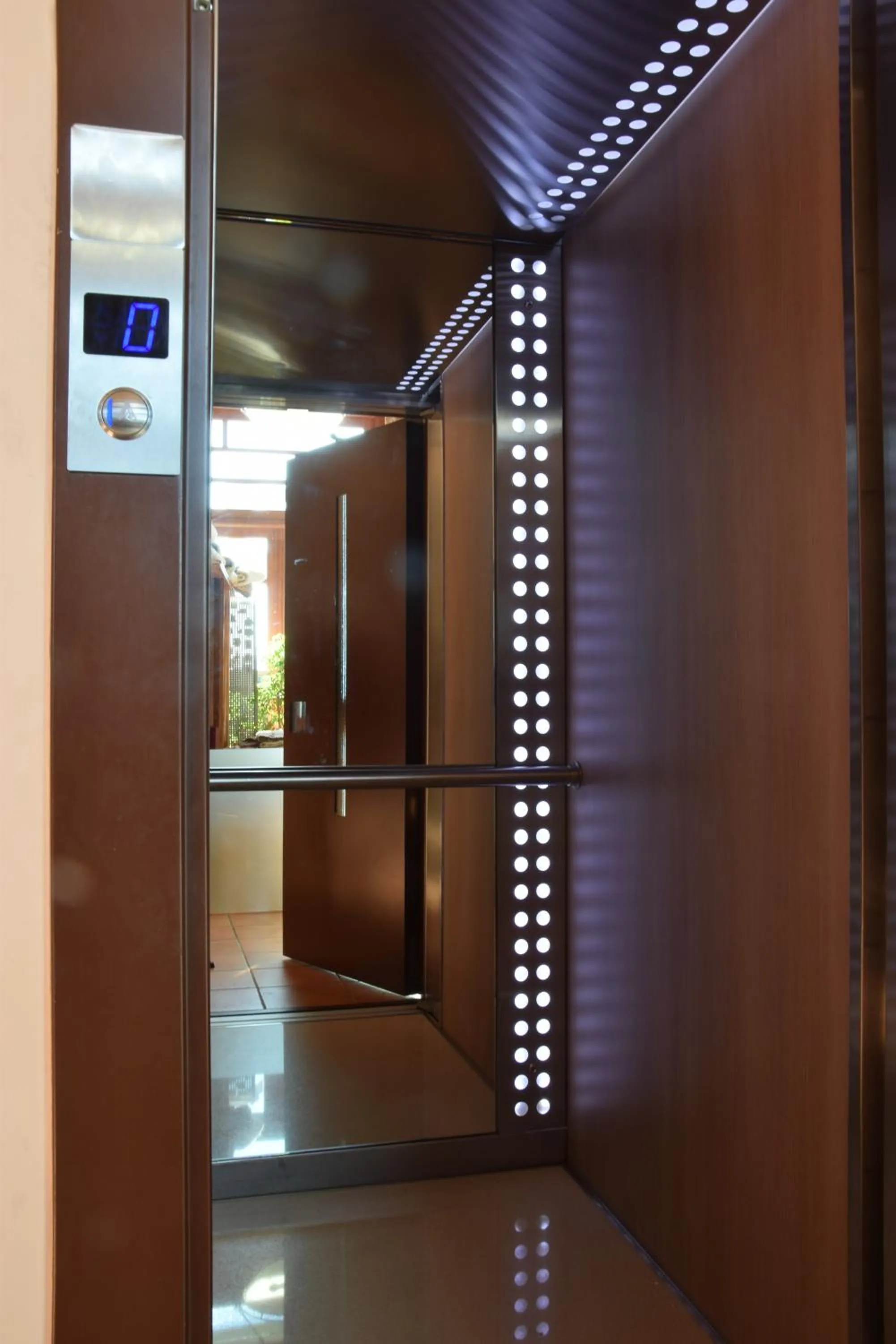 elevator in Hotel Parnassos