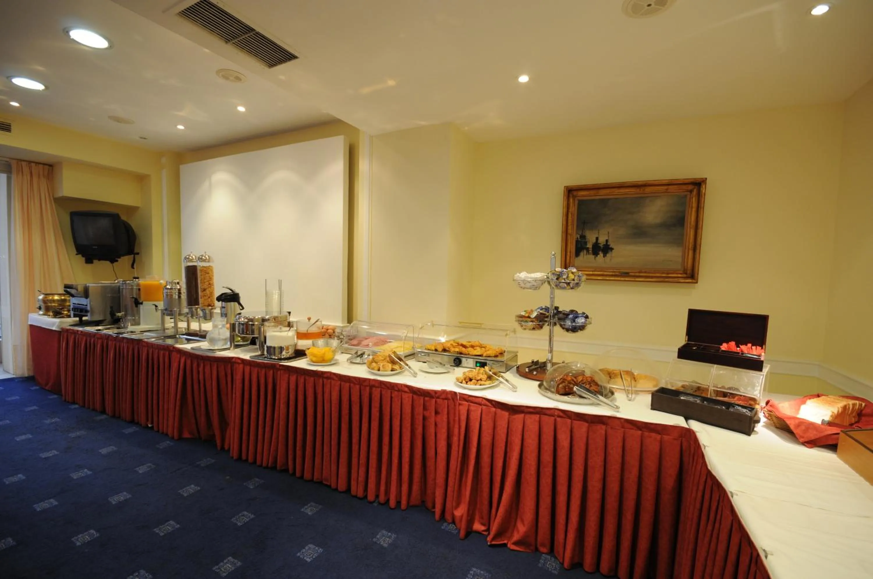 Food and drinks in Paliria Hotel