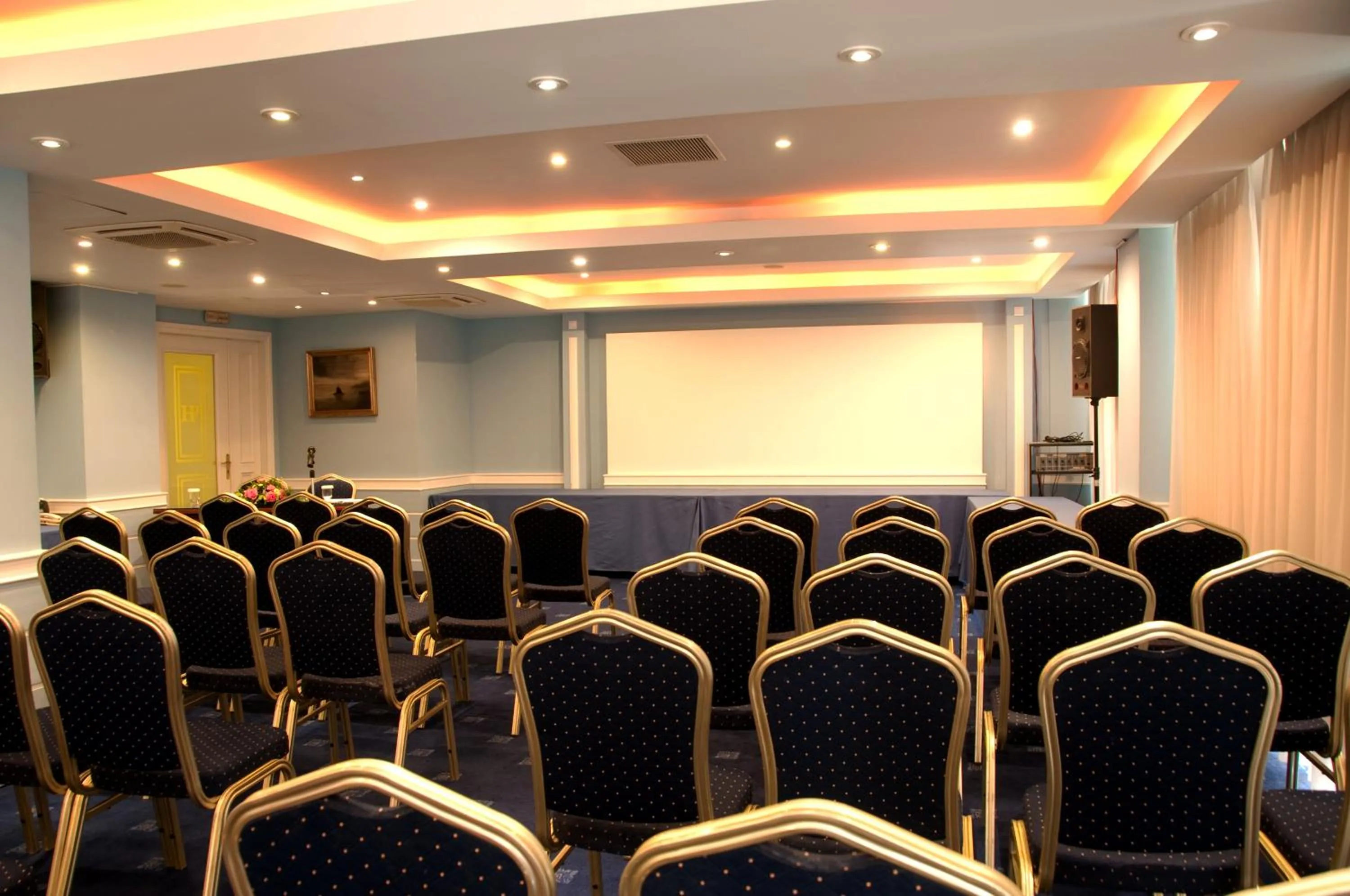Business facilities in Paliria Hotel