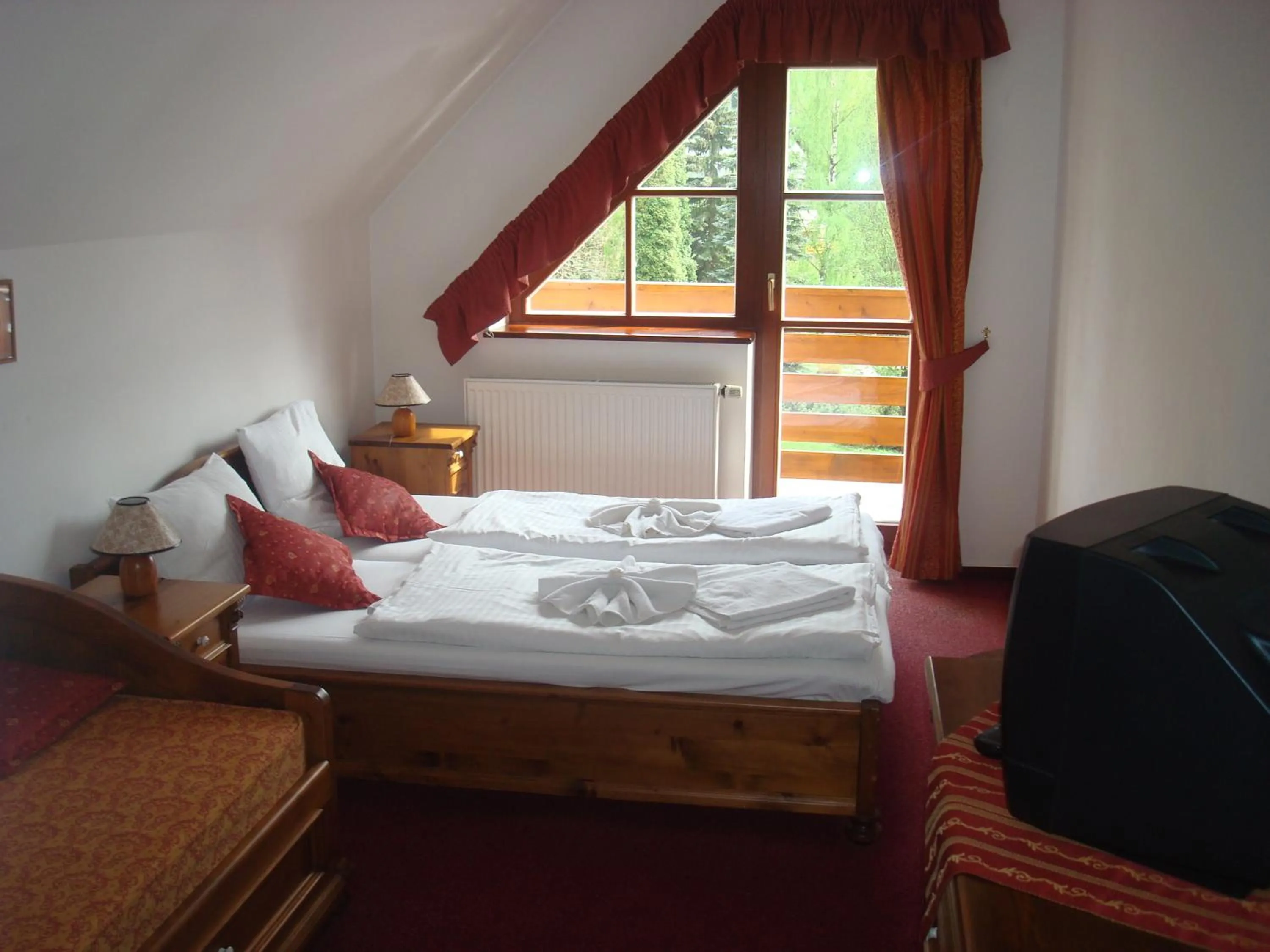 Bedroom, Bed in Sport hotel POMI