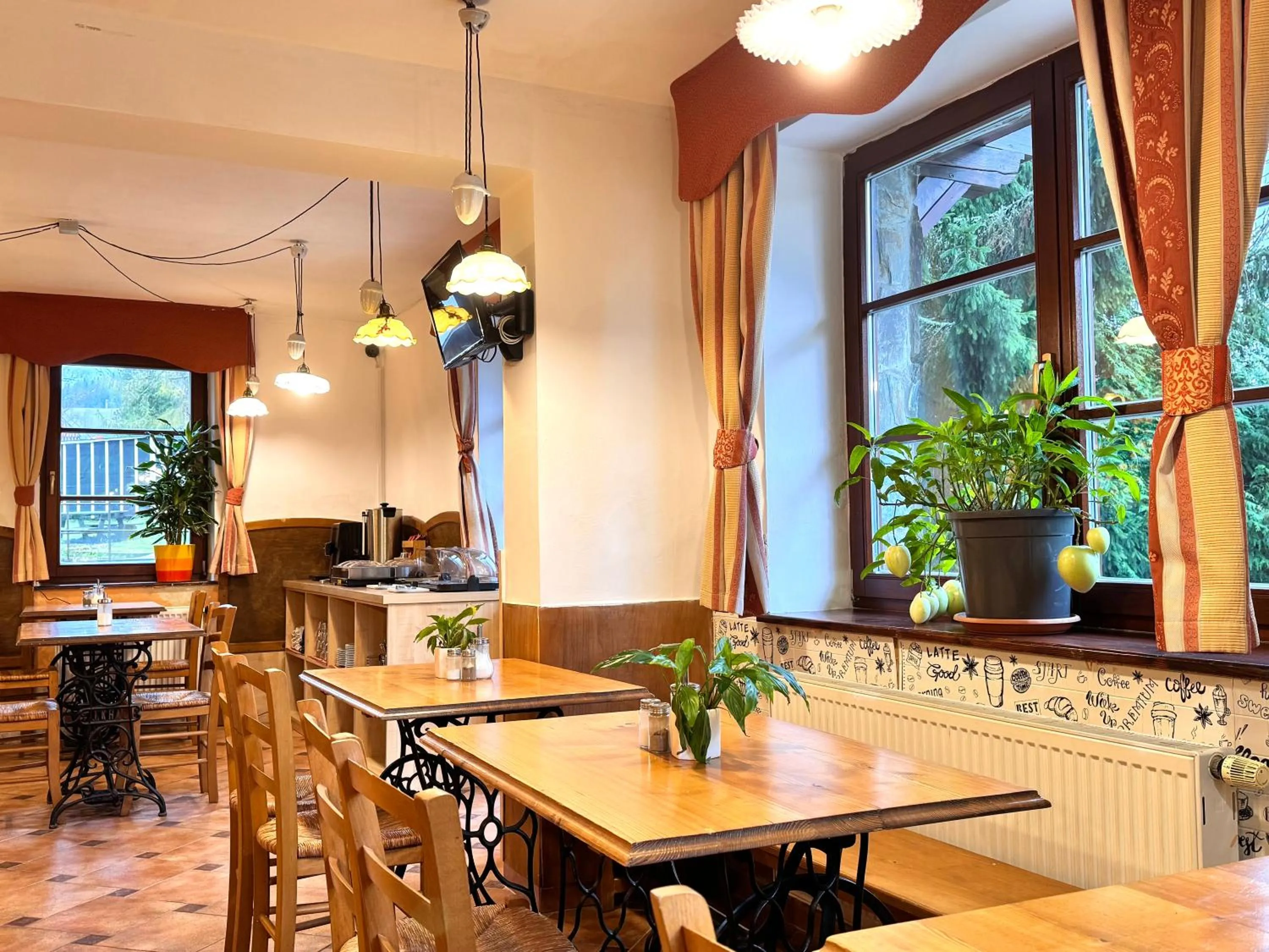 Dining area in Sport hotel POMI