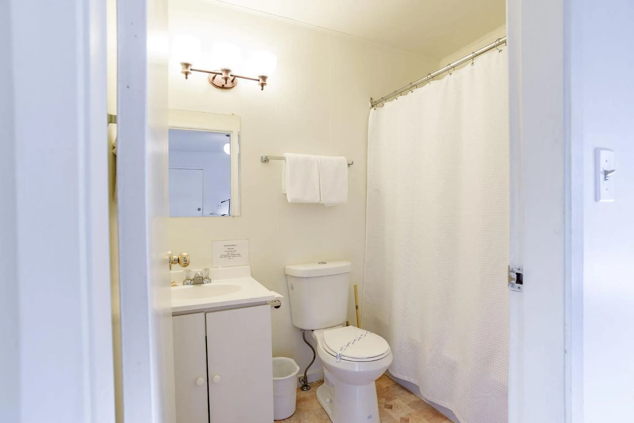 Green Acres Lakeside Resort Salt Spring Island