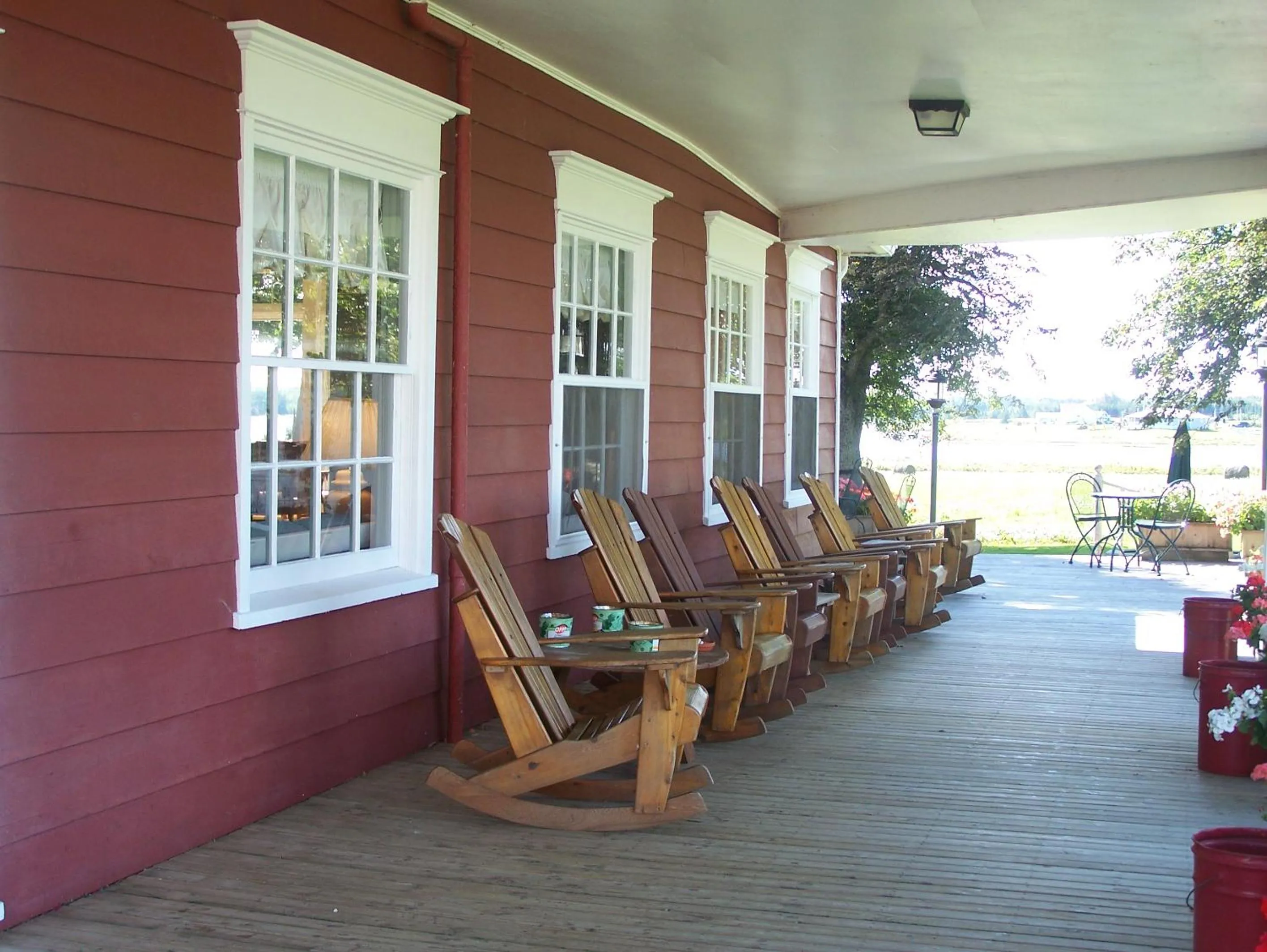 Shaw's Hotel & Cottages